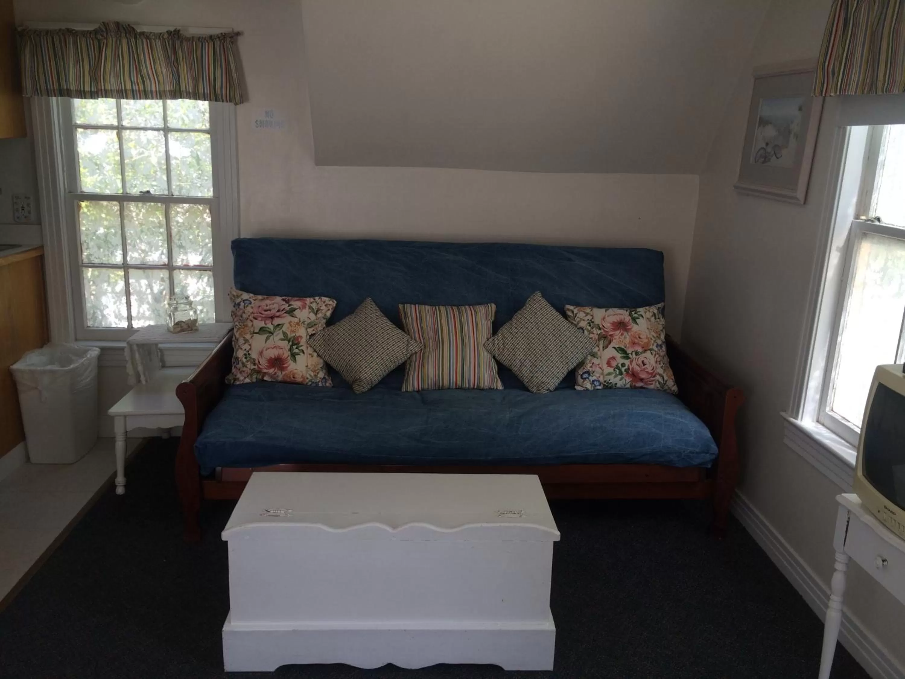 Living room in Angie's Guest Cottage