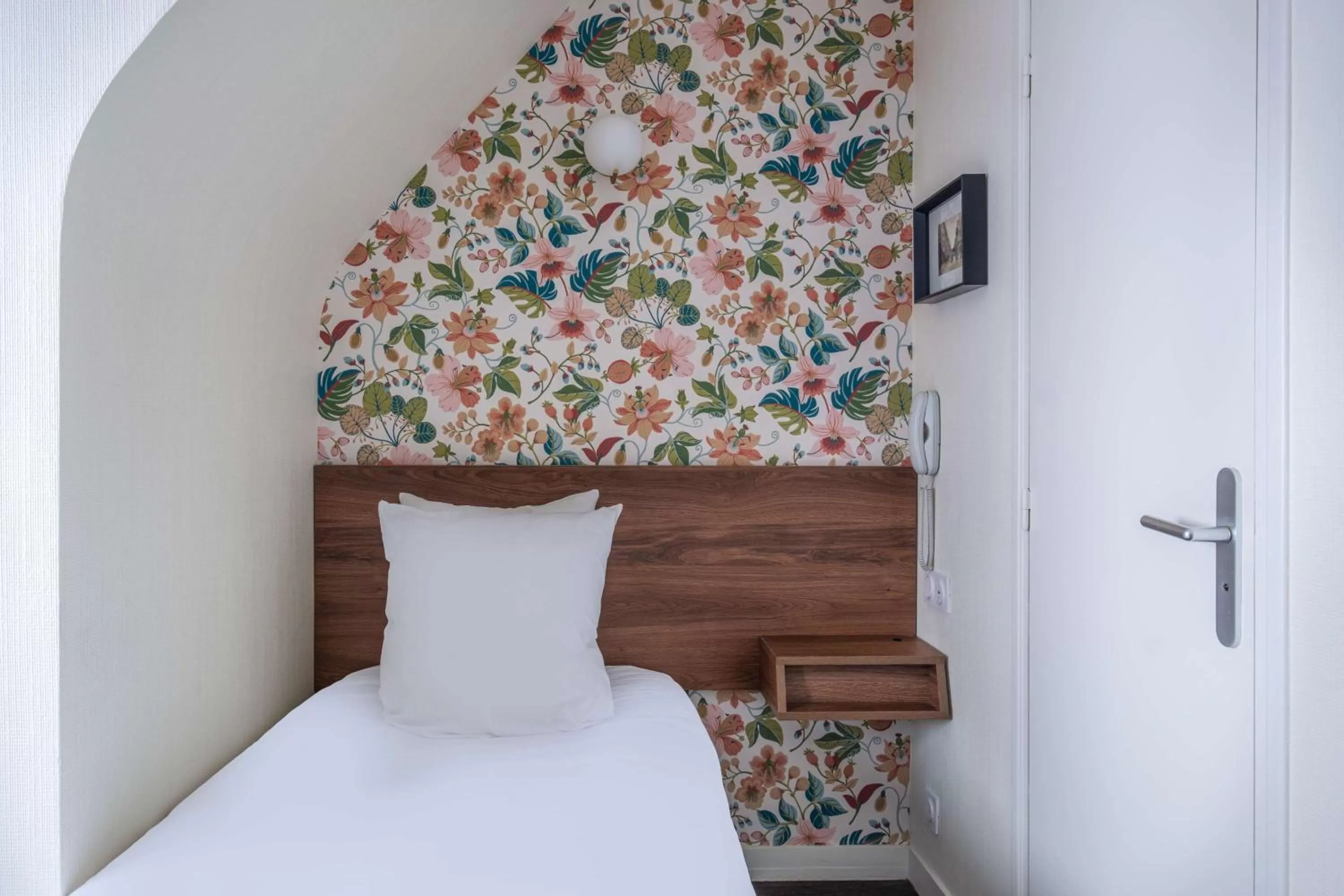 Bedroom, Bed in Sure Hotel By Best Western Lorient Centre