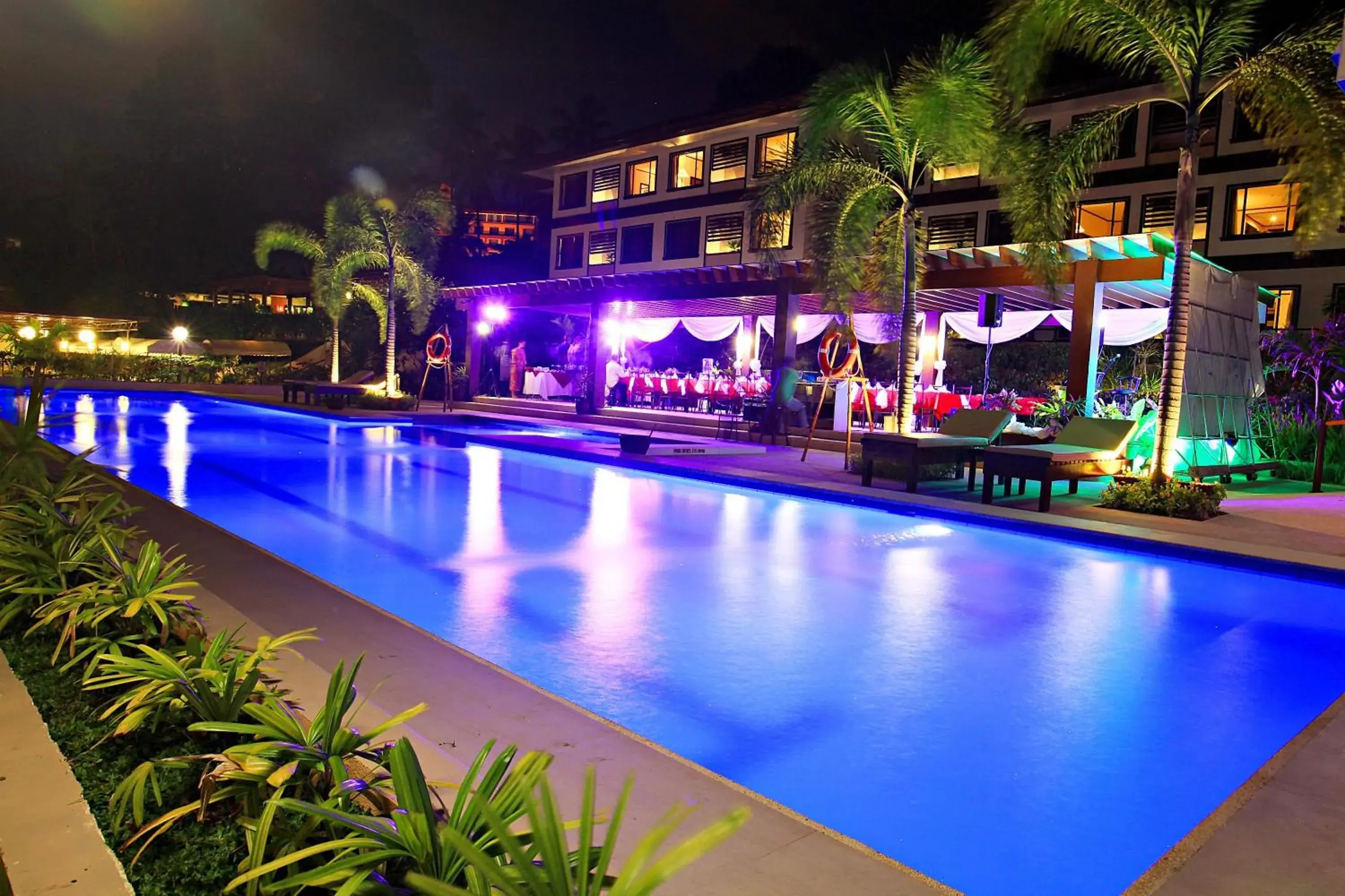 Night, Swimming Pool in Hotel Tropika