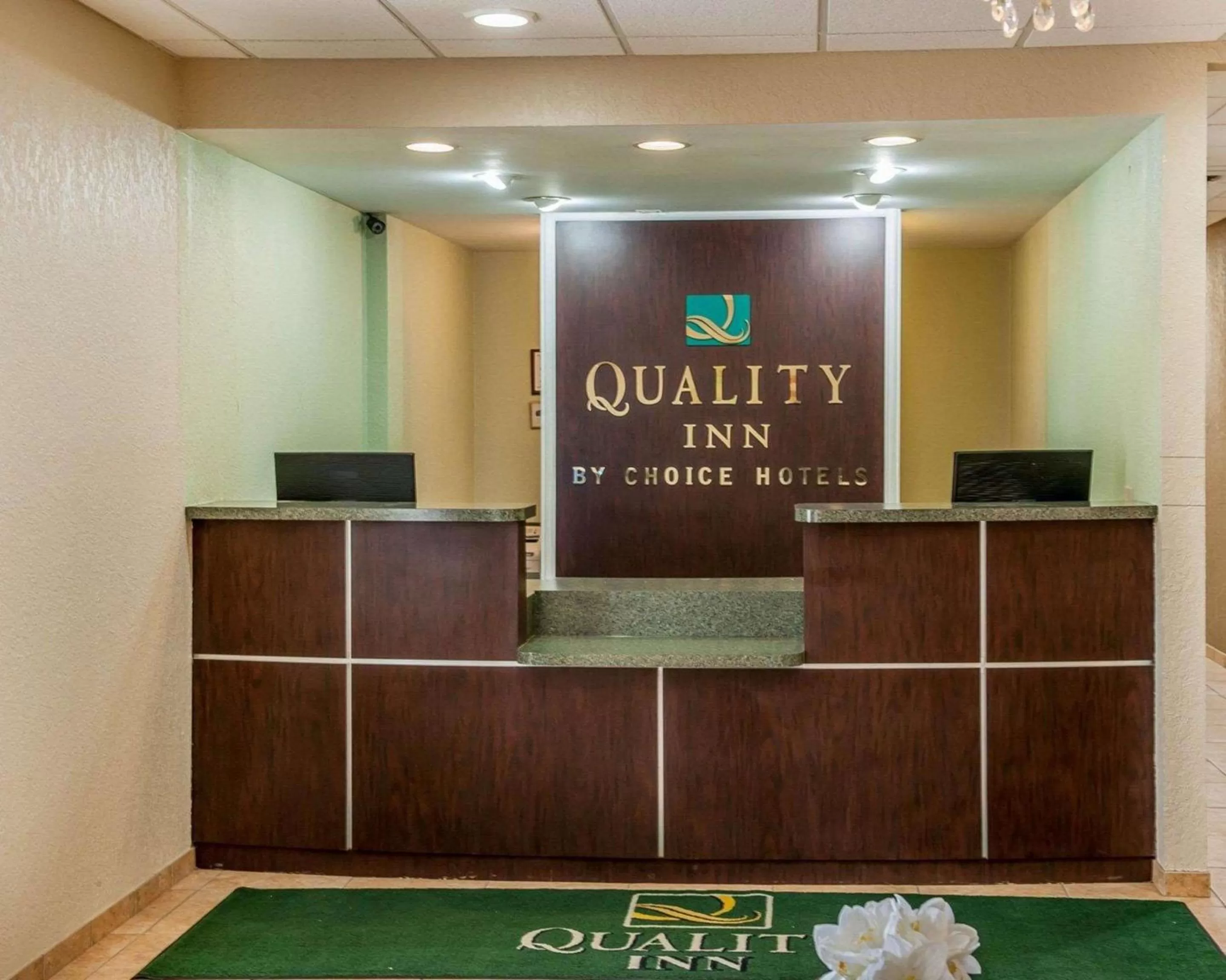 Lobby or reception in Quality Inn