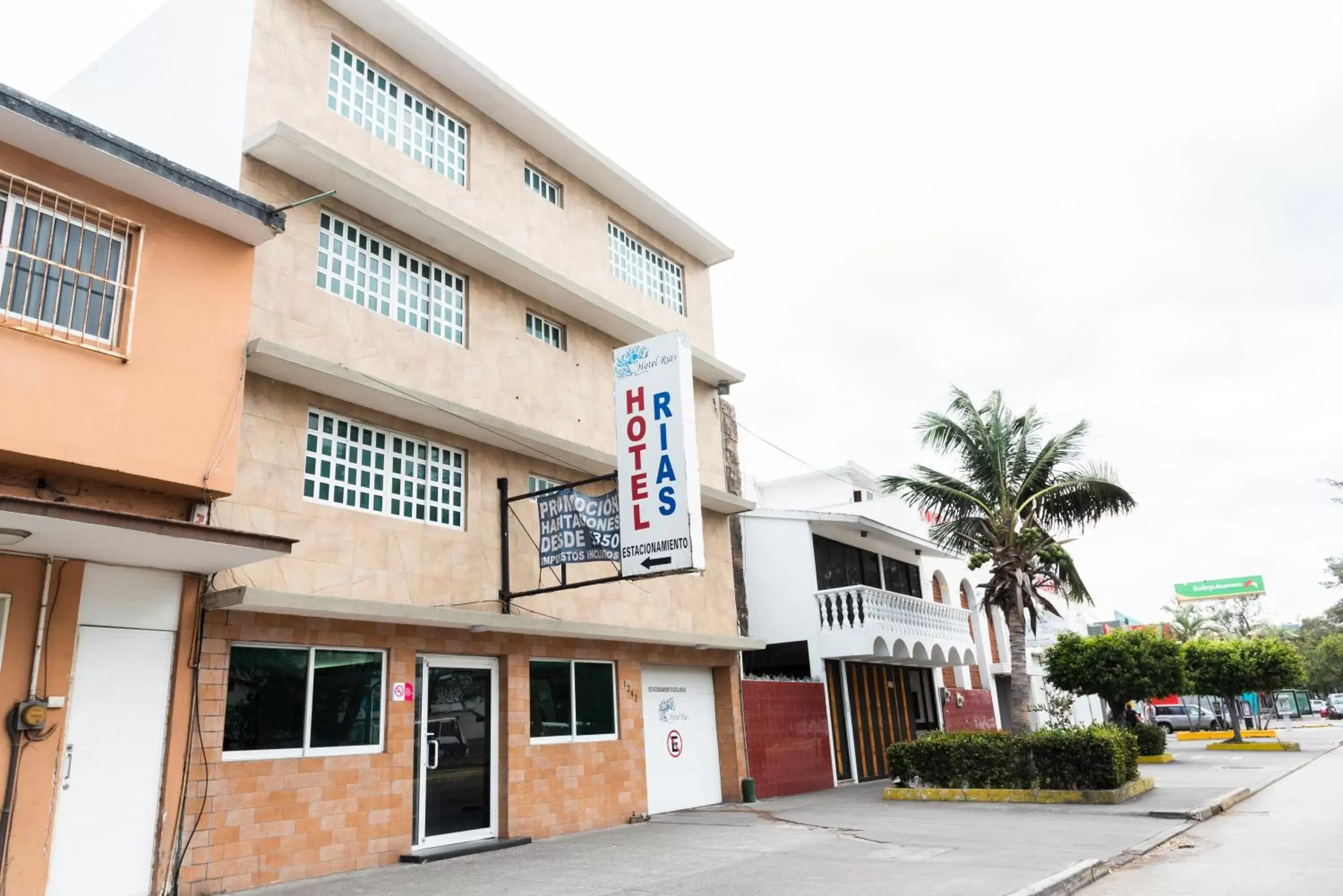 Facade/entrance, Property Building in Hotel Rias