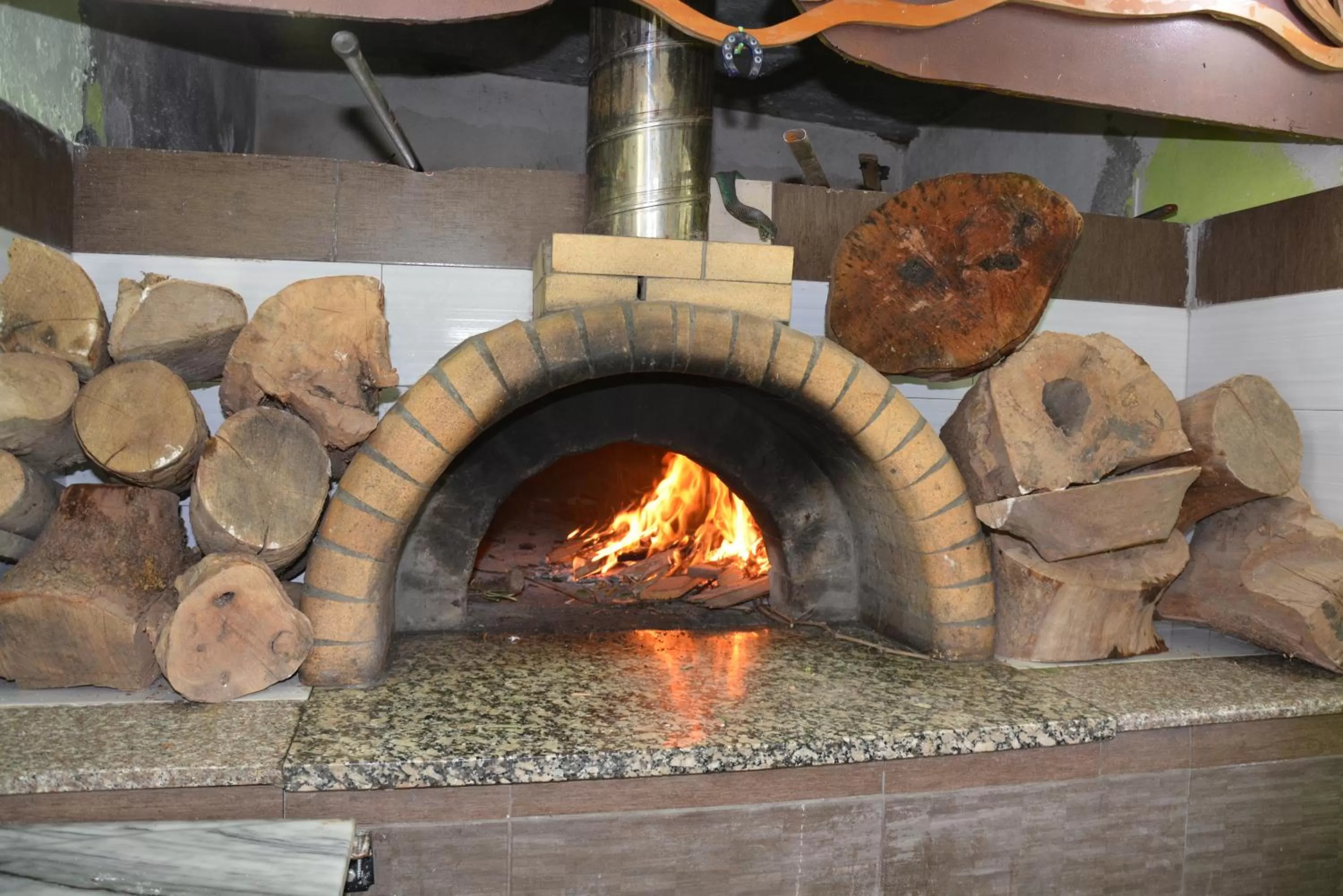 BBQ Facilities in Guesthouse Mele