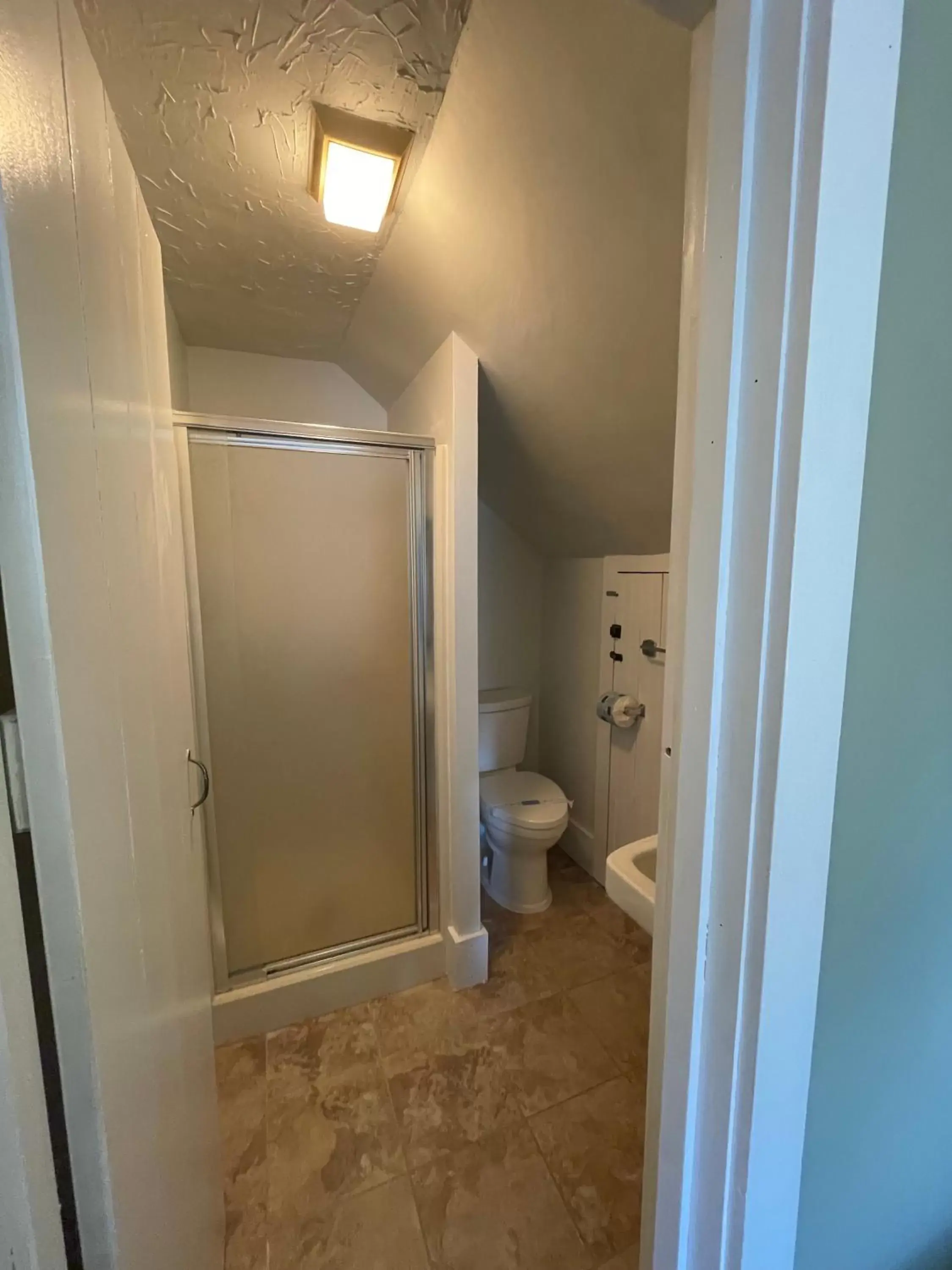 Bathroom in Stone Hearth Inn and Eatery