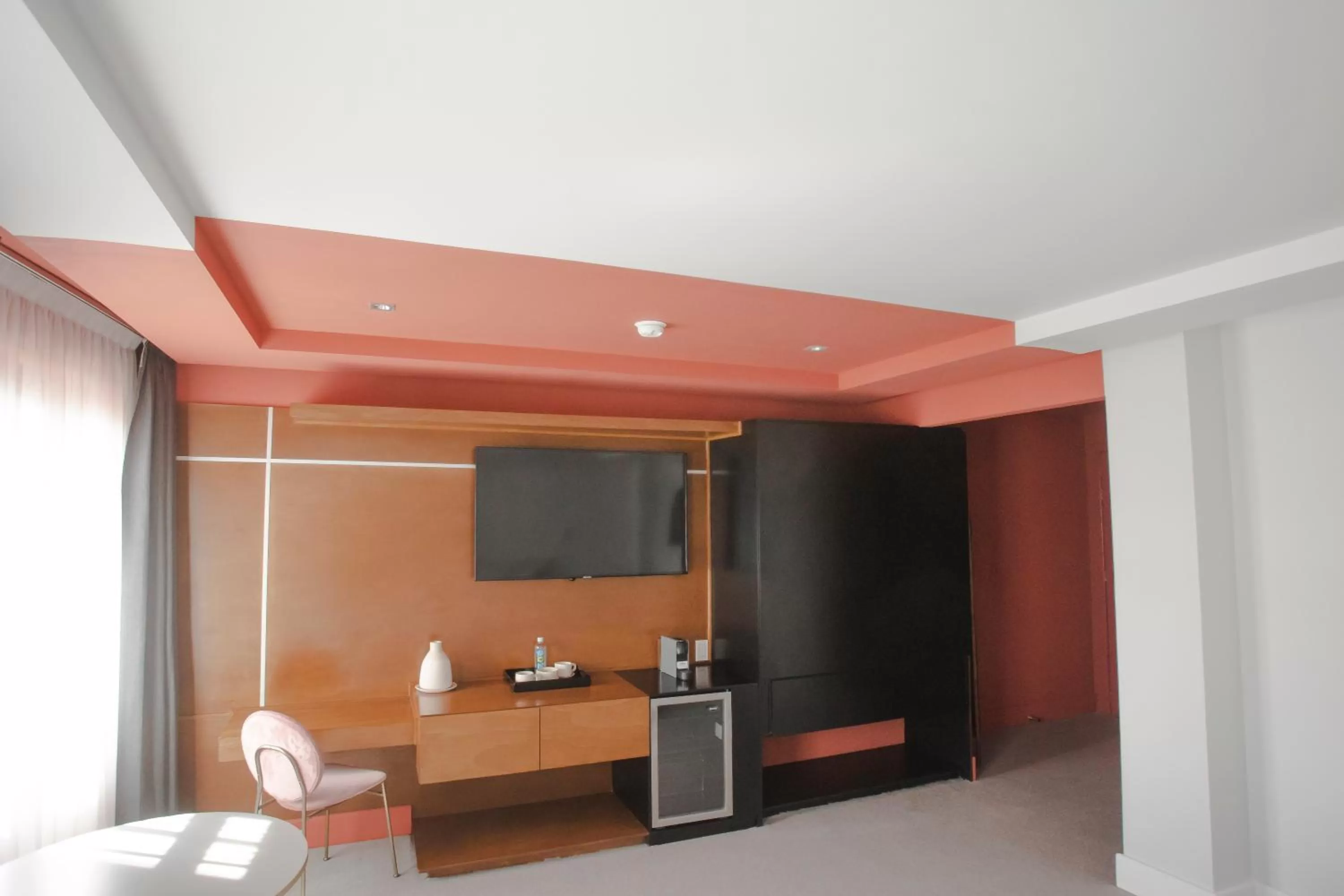 Communal lounge/ TV room, Bathroom in Matiana Morelos