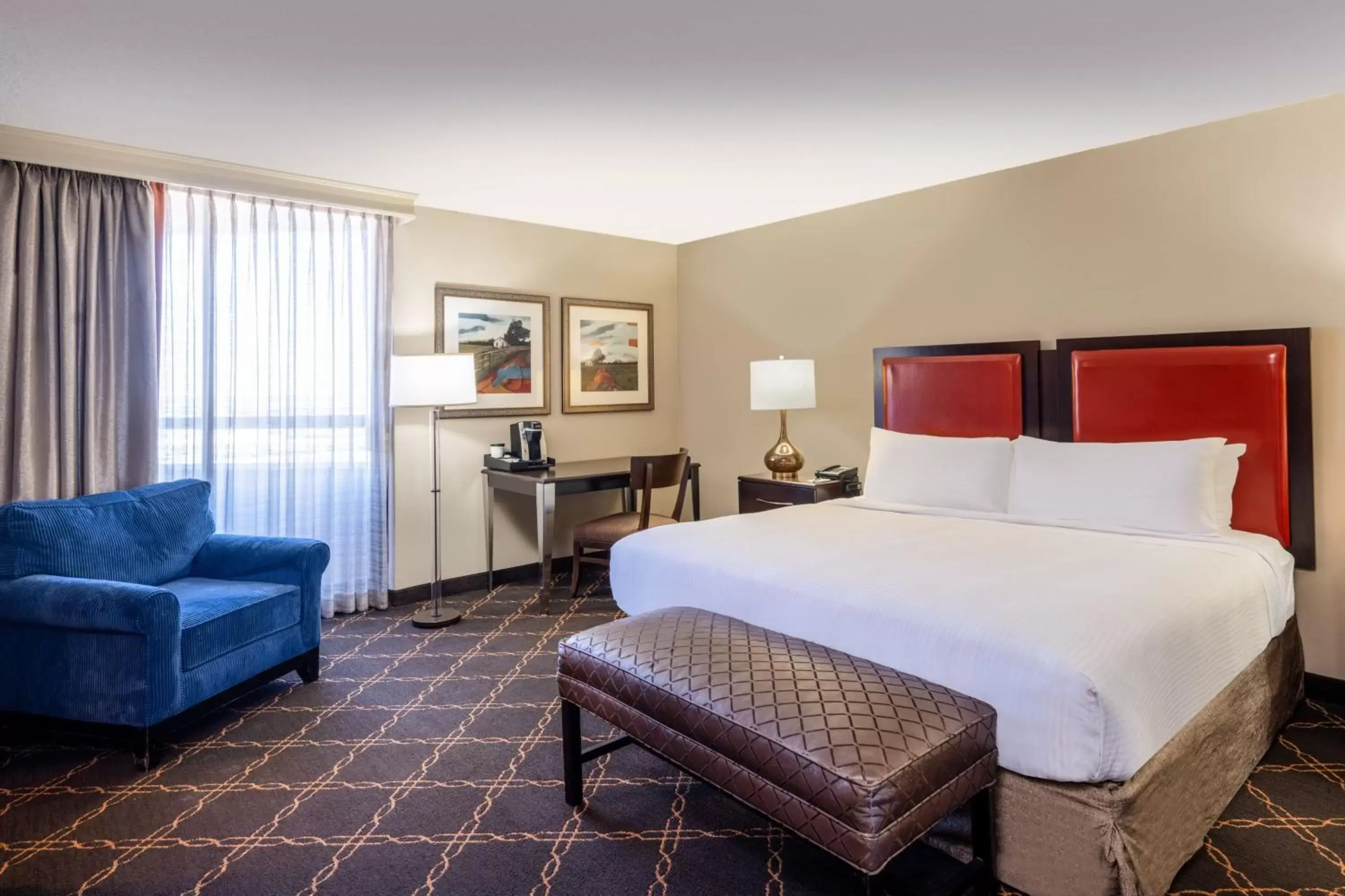 Bedroom in Austin Southpark Hotel