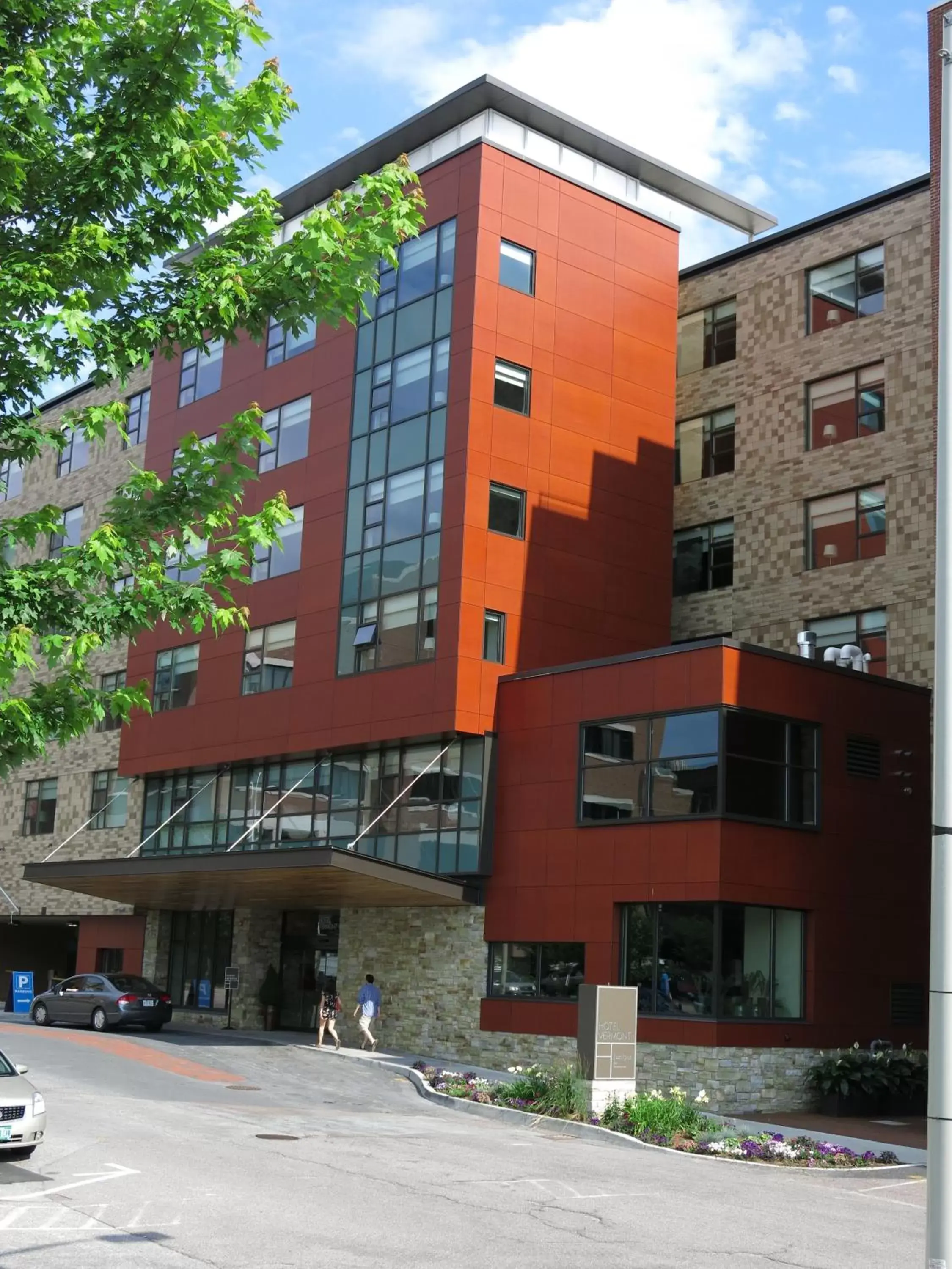 Facade/entrance, Property Building in Hotel Vermont Burlington