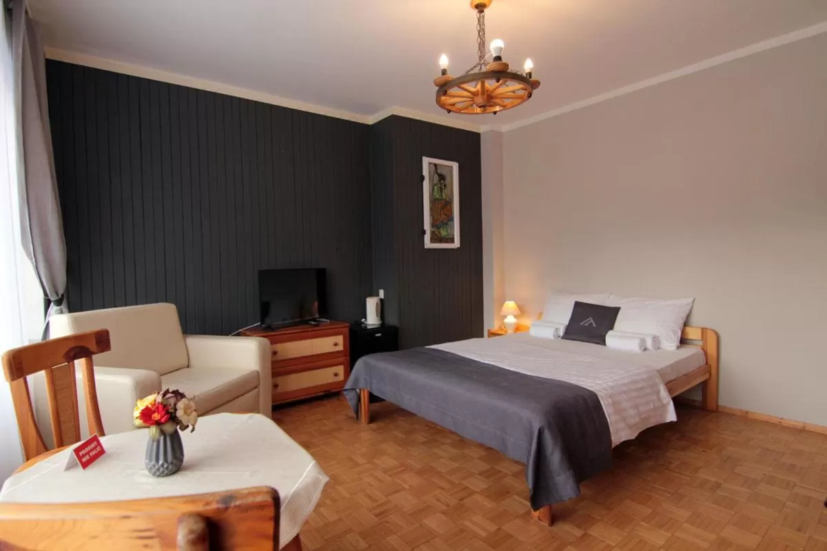 Bedroom in POKOJE GOŚCINNE WILCZNIK 12