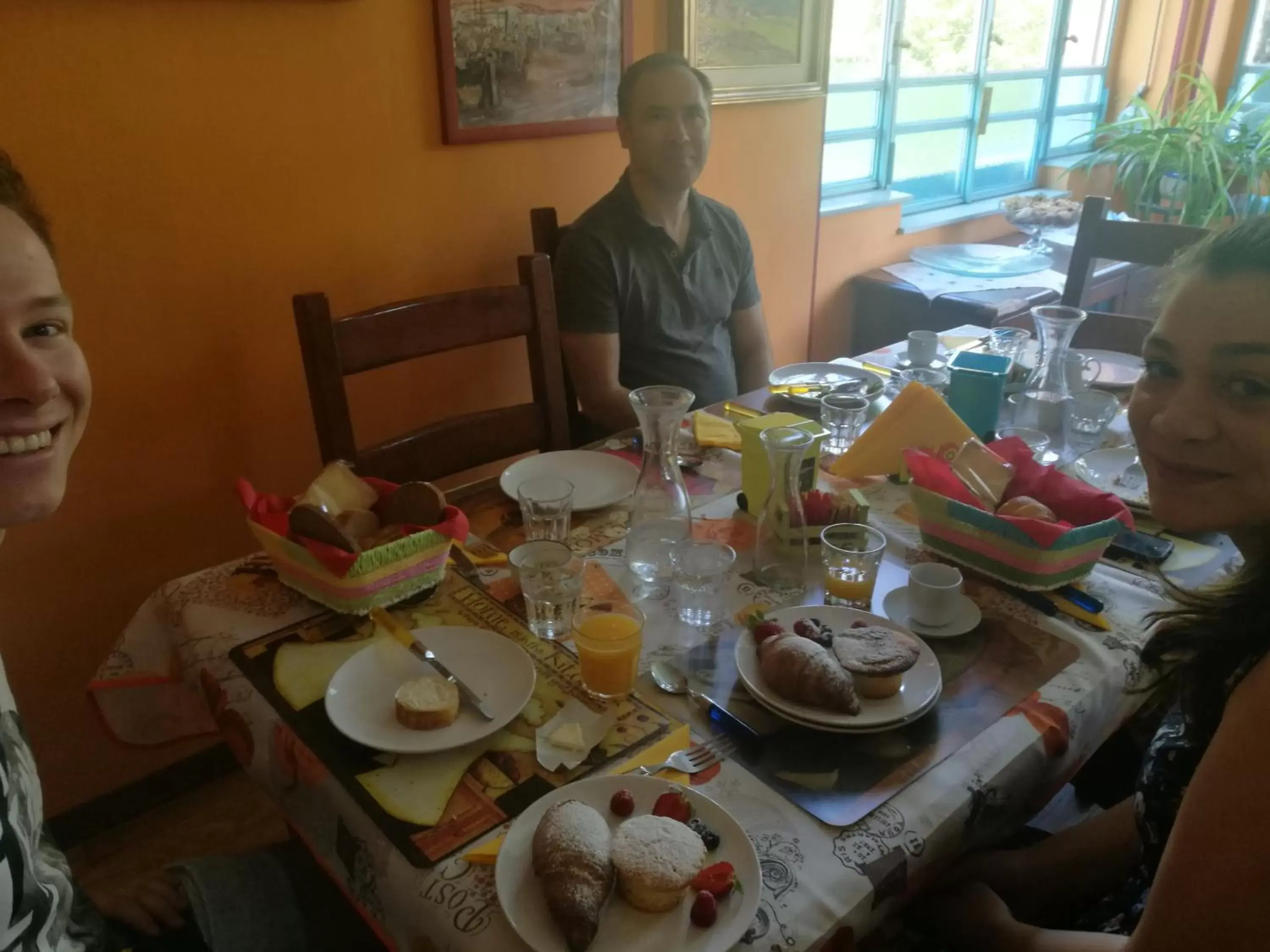 Continental breakfast, Restaurant/Places to Eat in Rainbow Relais