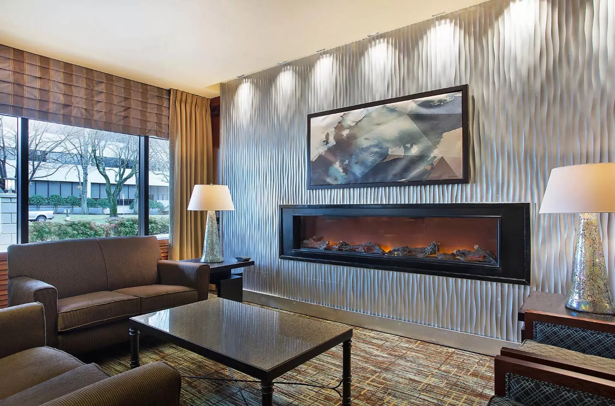 Property building, TV/Entertainment Center in Crowne Plaza Hotel Knoxville, an IHG Hotel