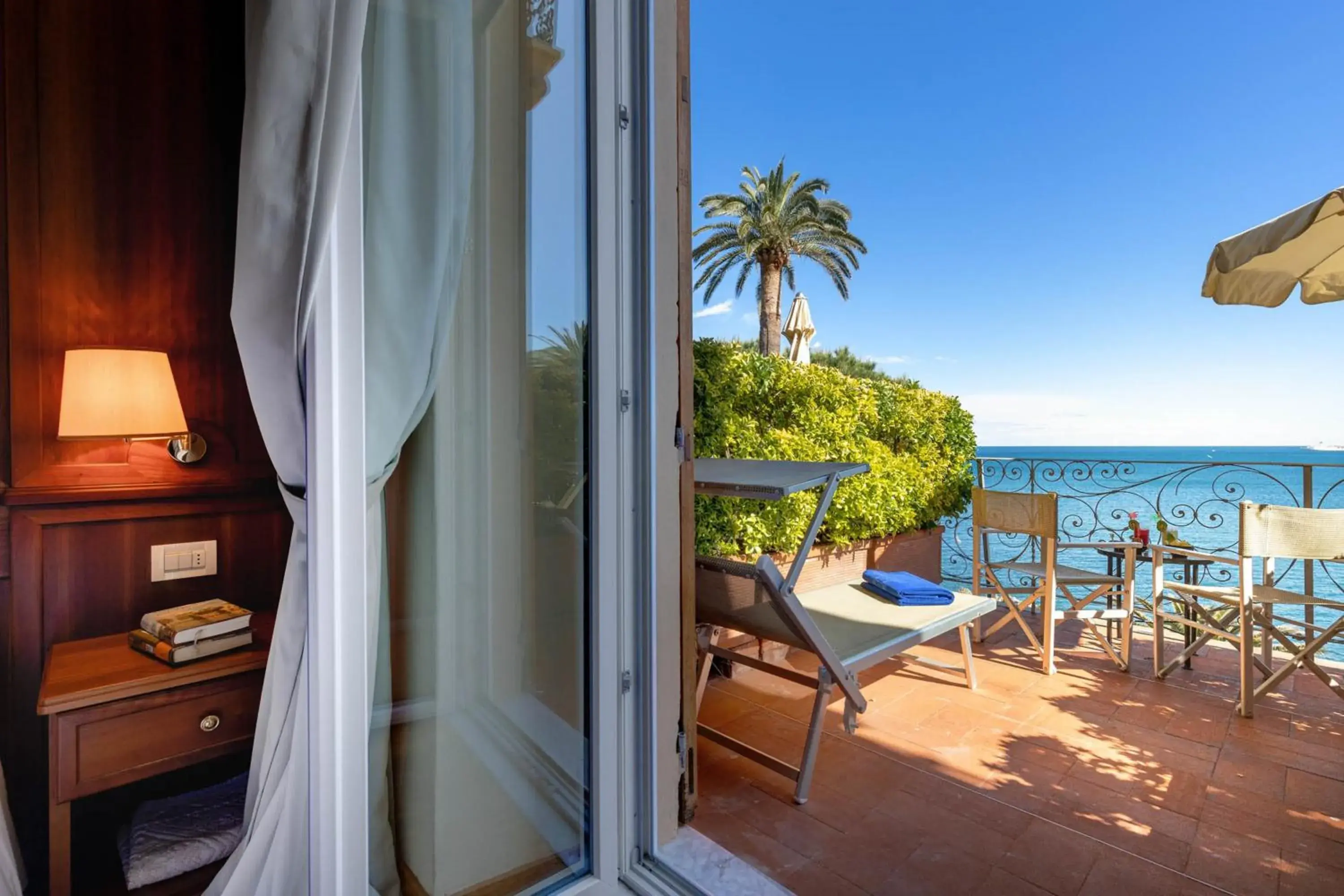 Large Single Room with Sea View in Hotel Continental Large Single Room with Sea View in Hotel Continental