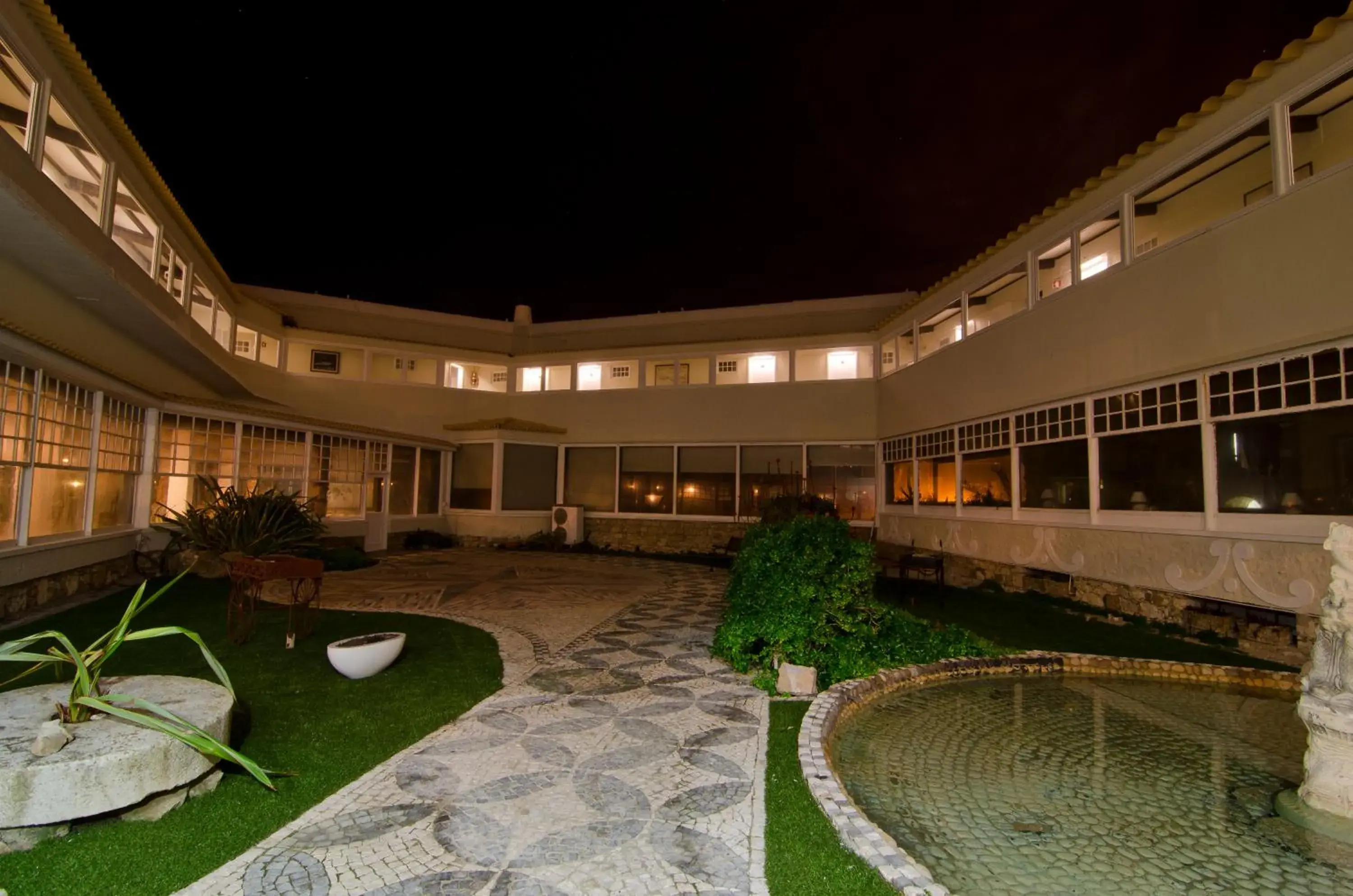 Patio in Estalagem Muchaxo Hotel