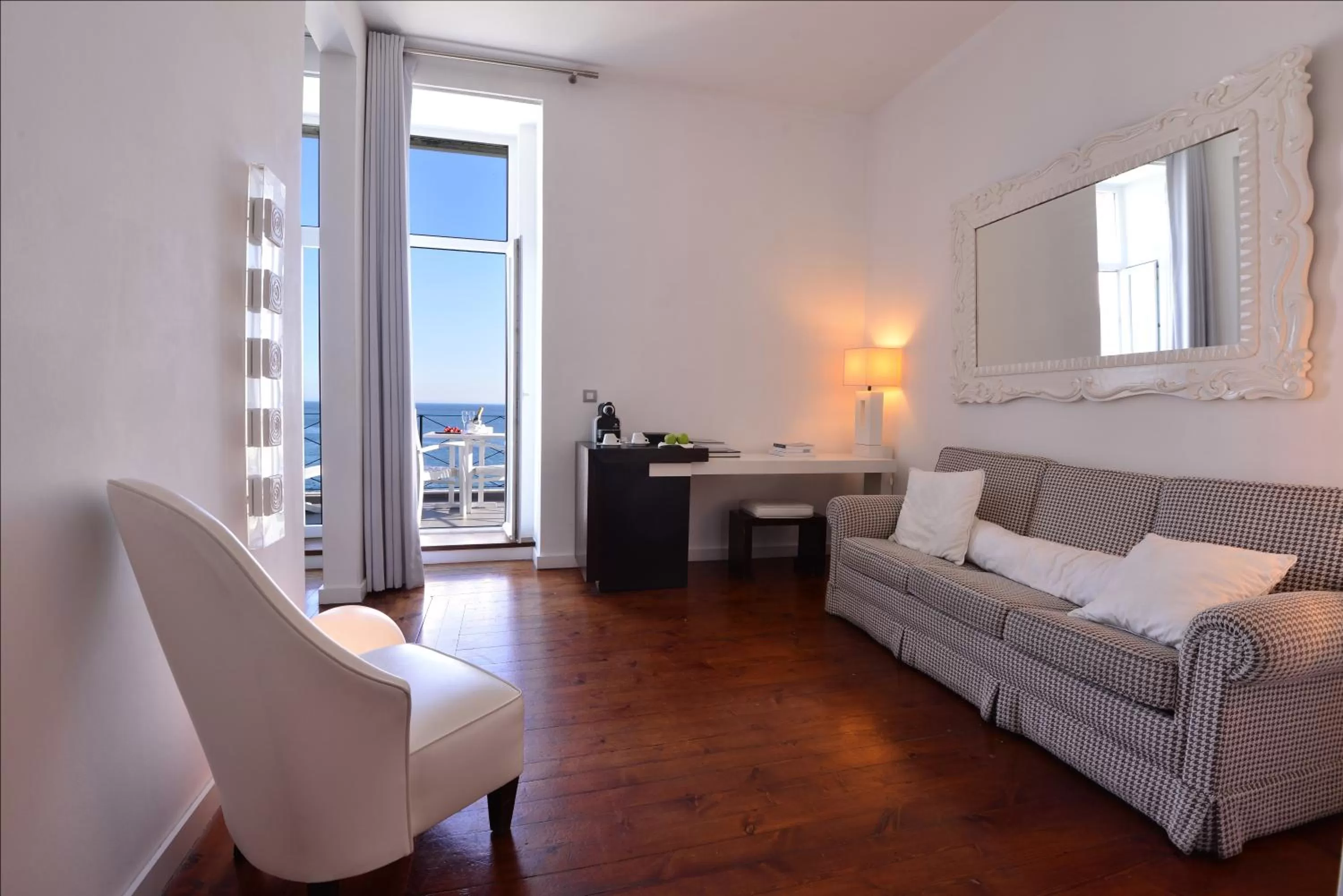 Bedroom in Farol Hotel