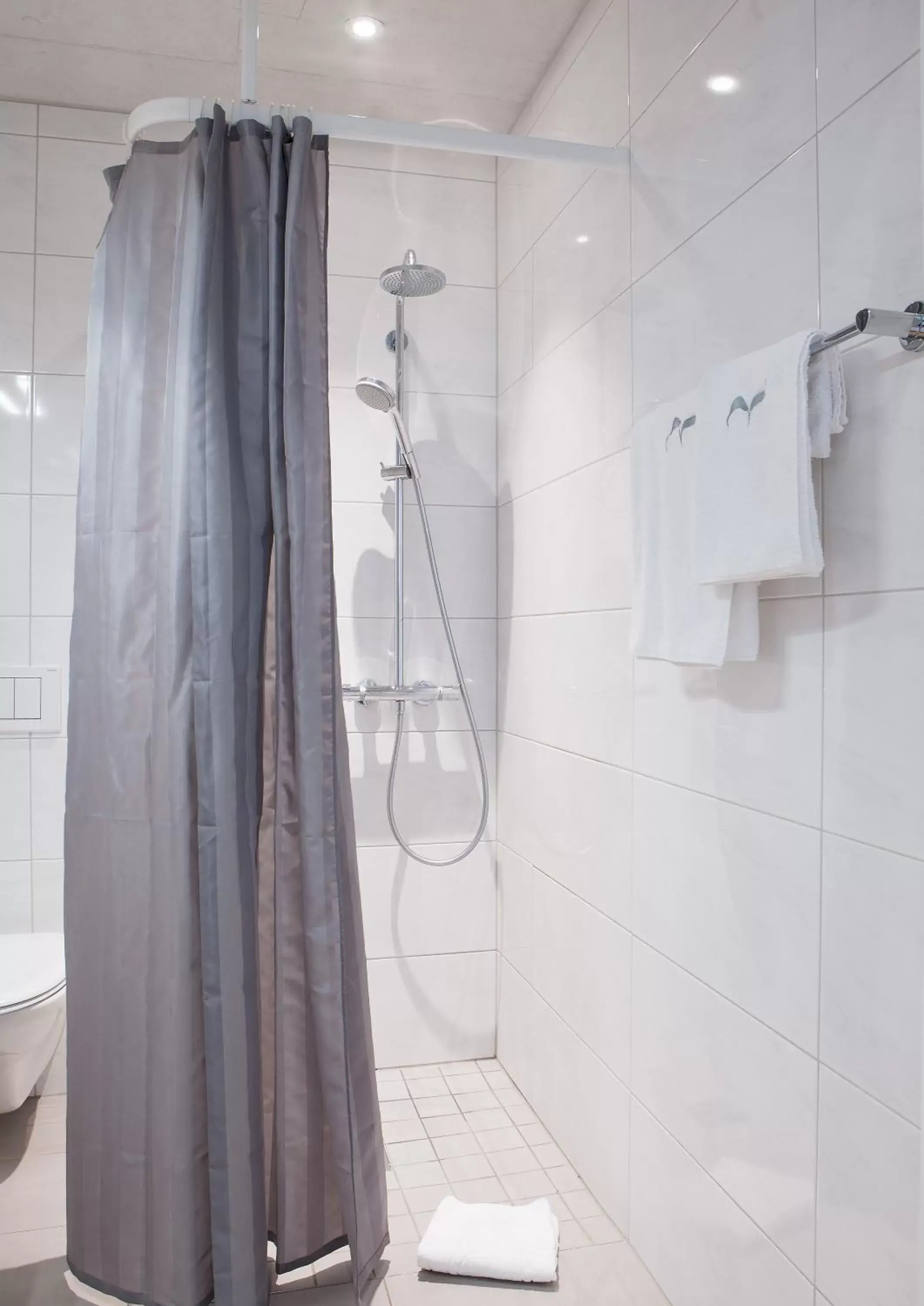 Shower, Bathroom in Residence Appartements