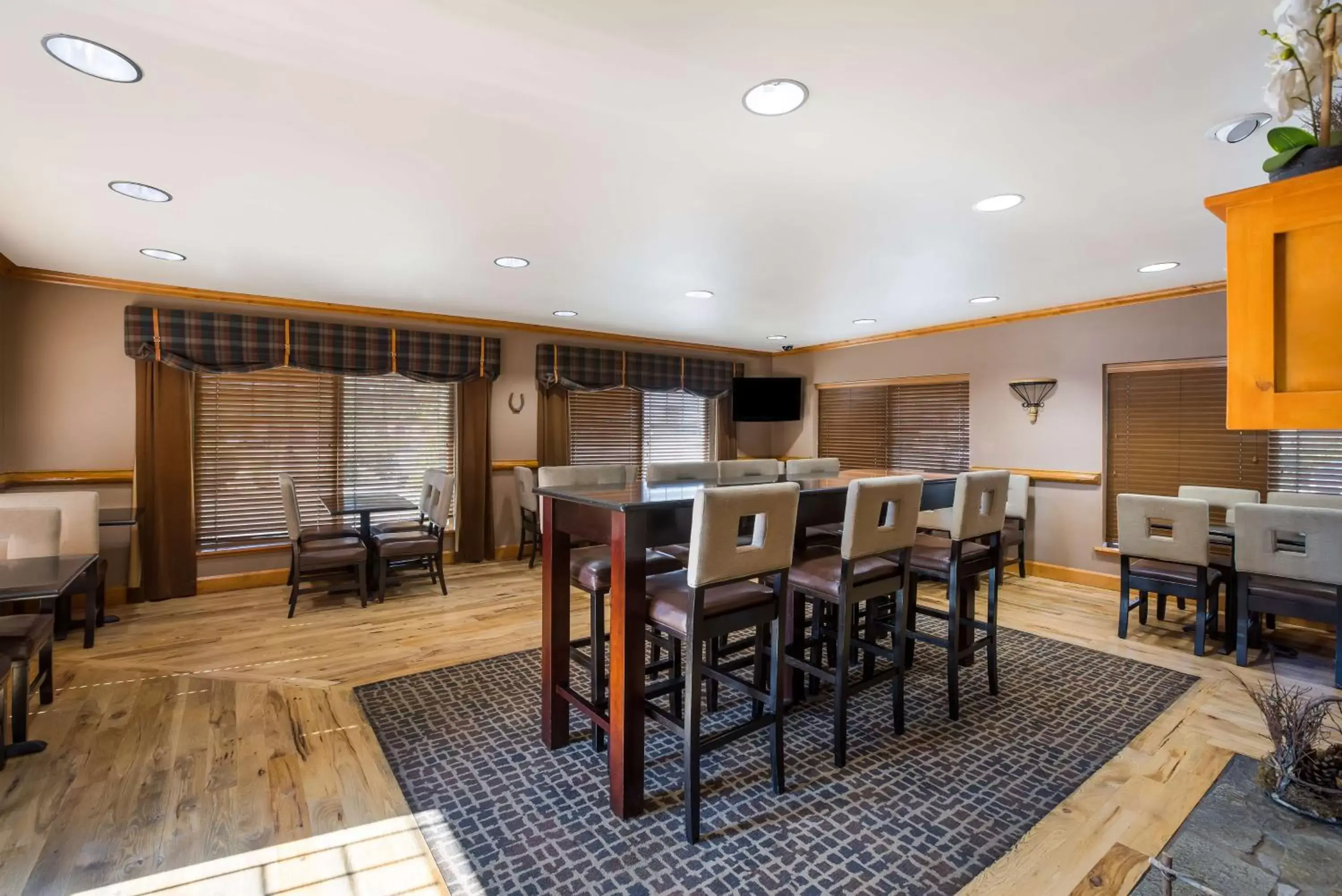 Breakfast in Best Western Northwest Lodge Breakfast in Best Western Northwest Lodge