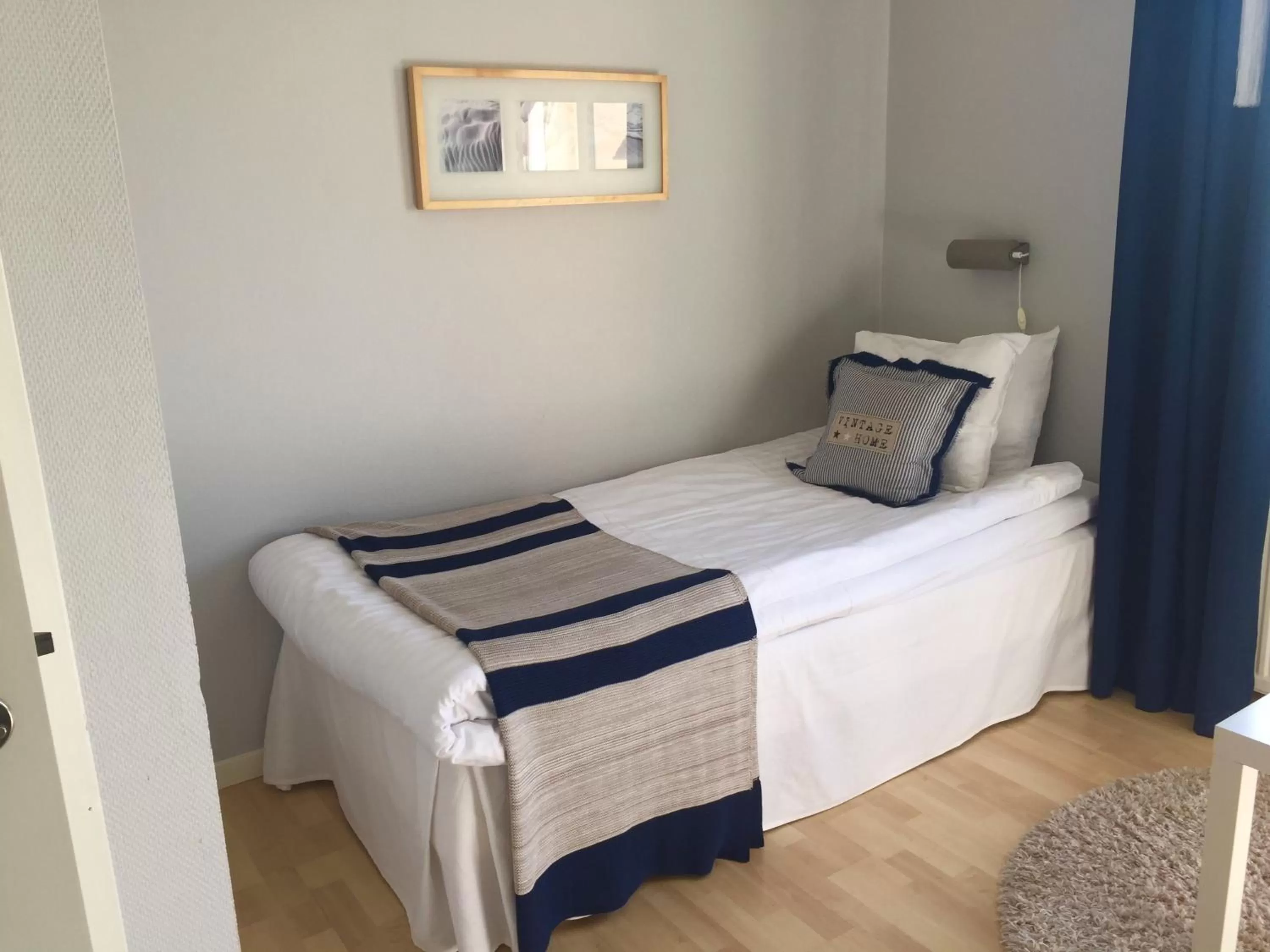 Photo of the whole room, Bed in Aurora Bed & Breakfast