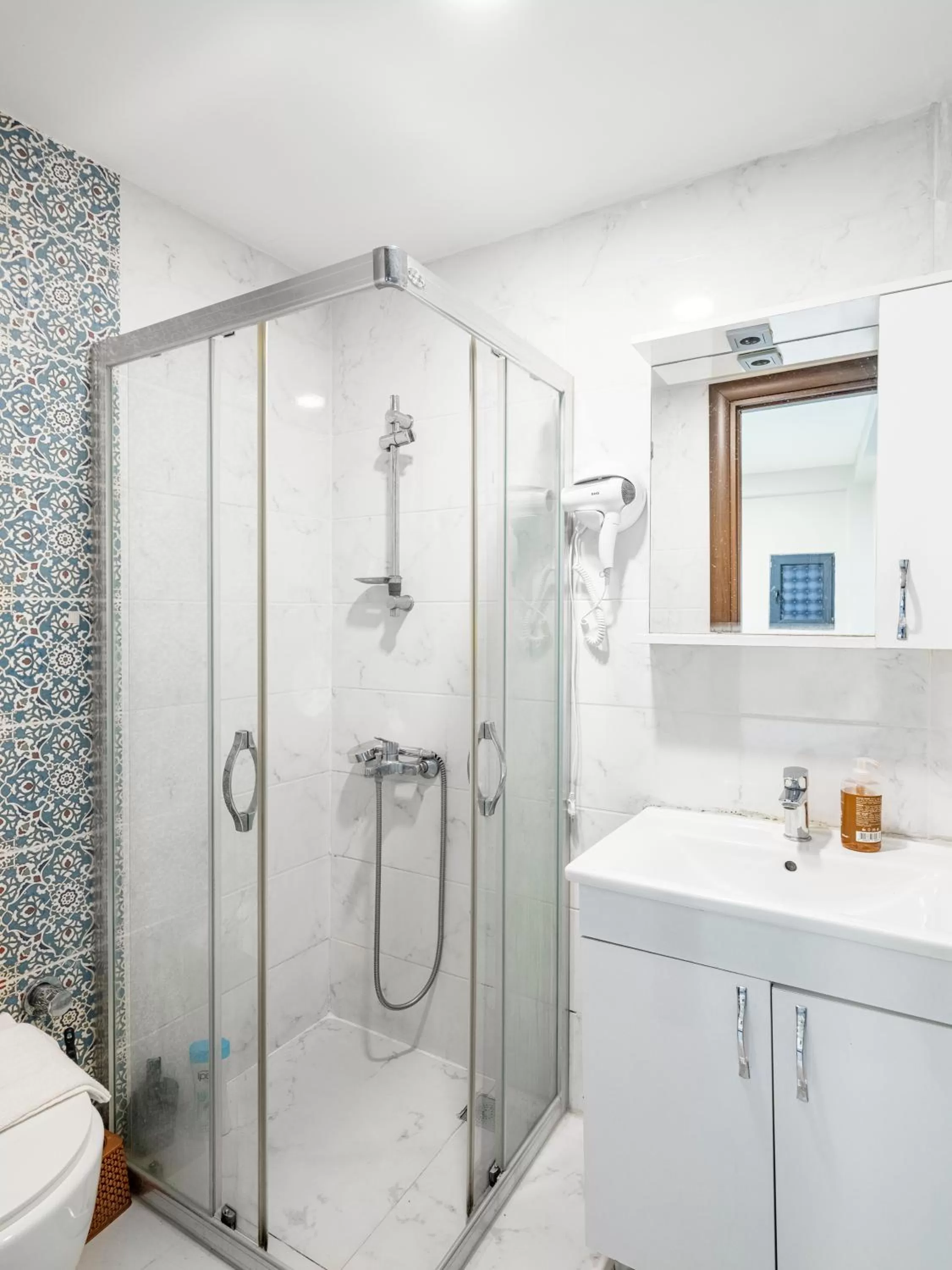 Shower in The Red Tent Suite 88