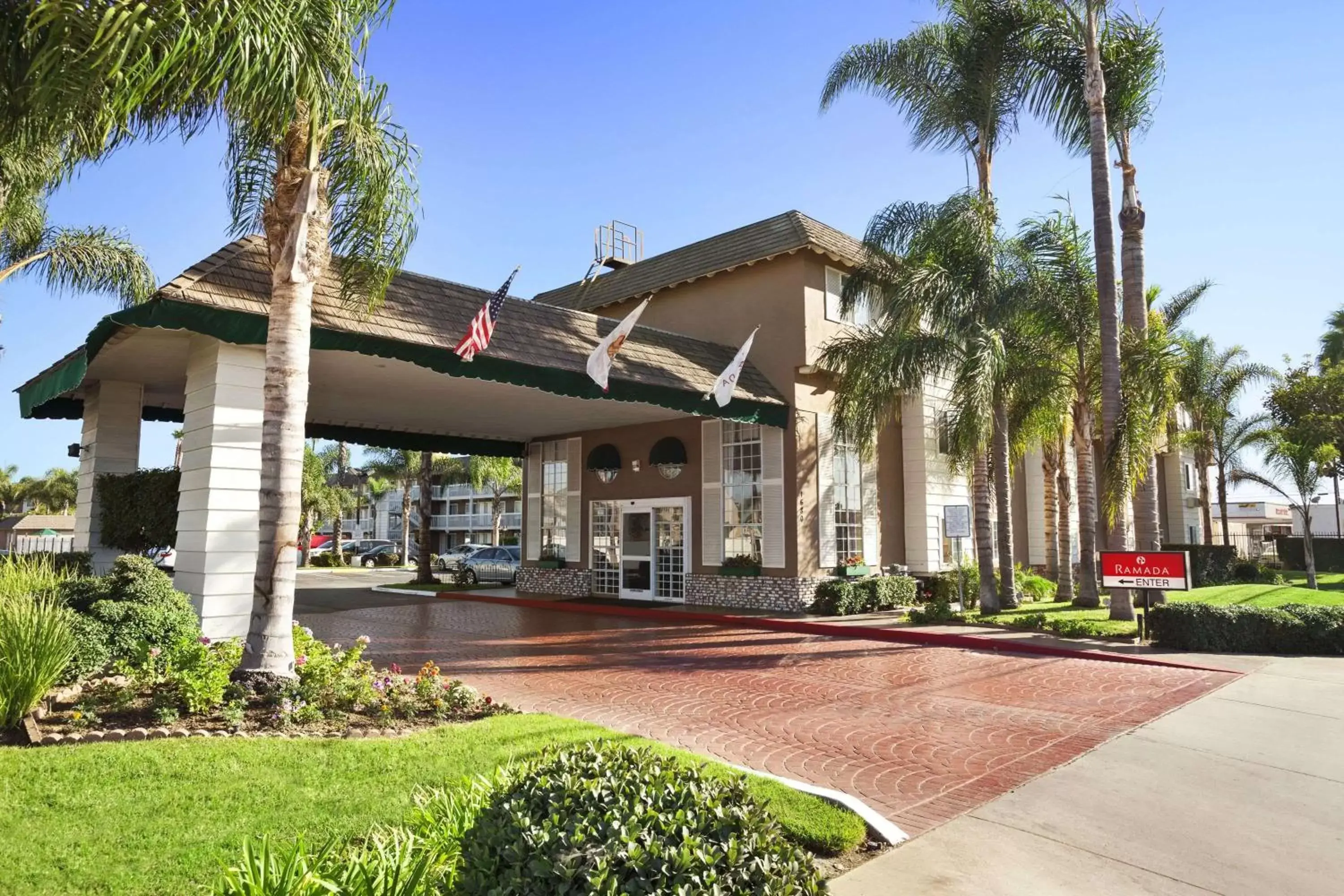 Property Building in Ramada by Wyndham Costa Mesa/Newport Beach