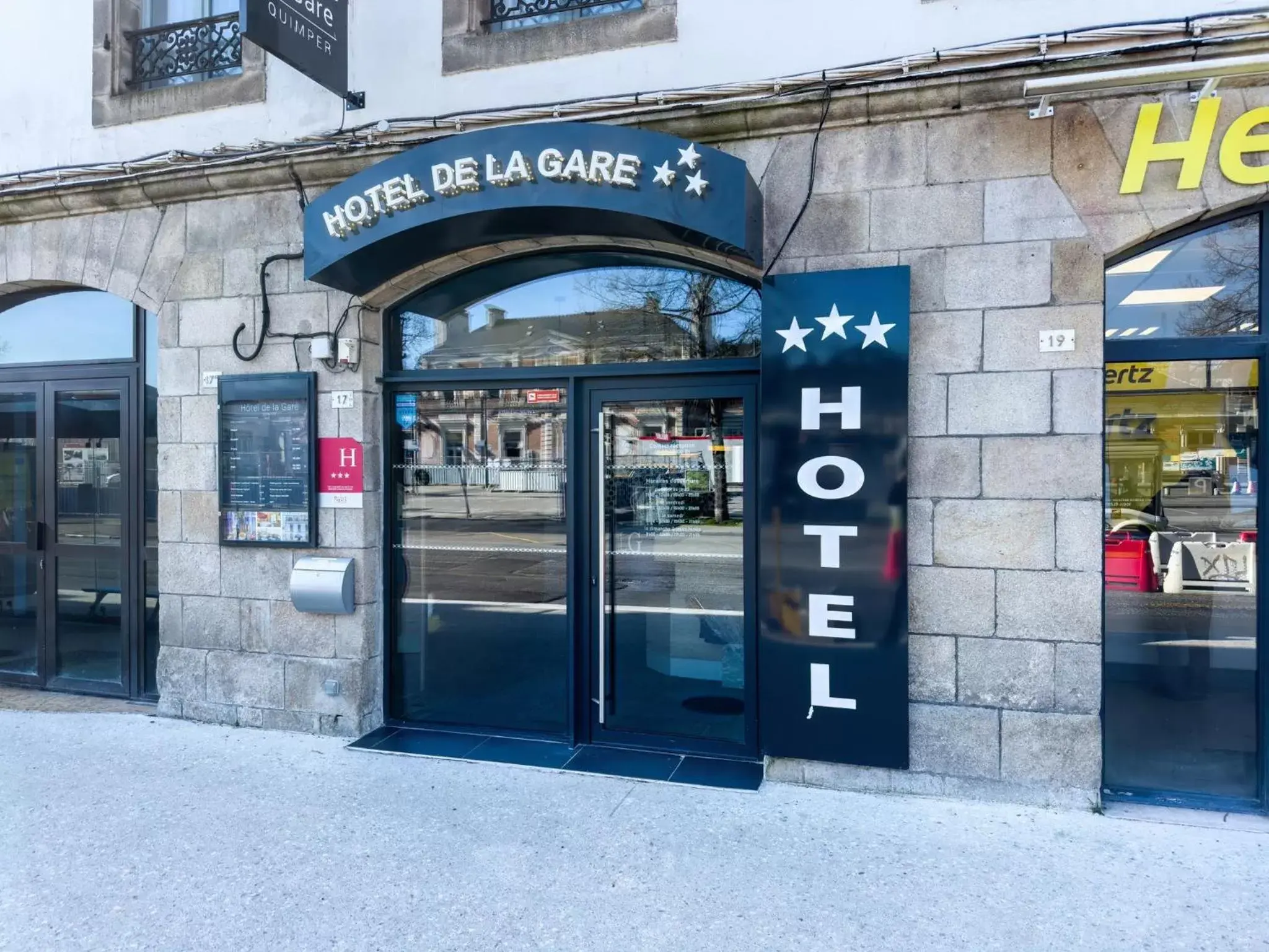 Facade/entrance in Hotel De La Gare