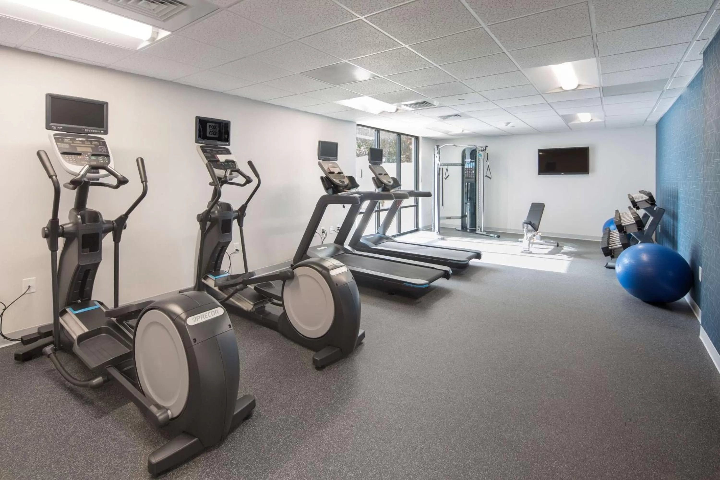 Fitness centre/facilities in Hampton Inn & Suites South Park at Phillips Place