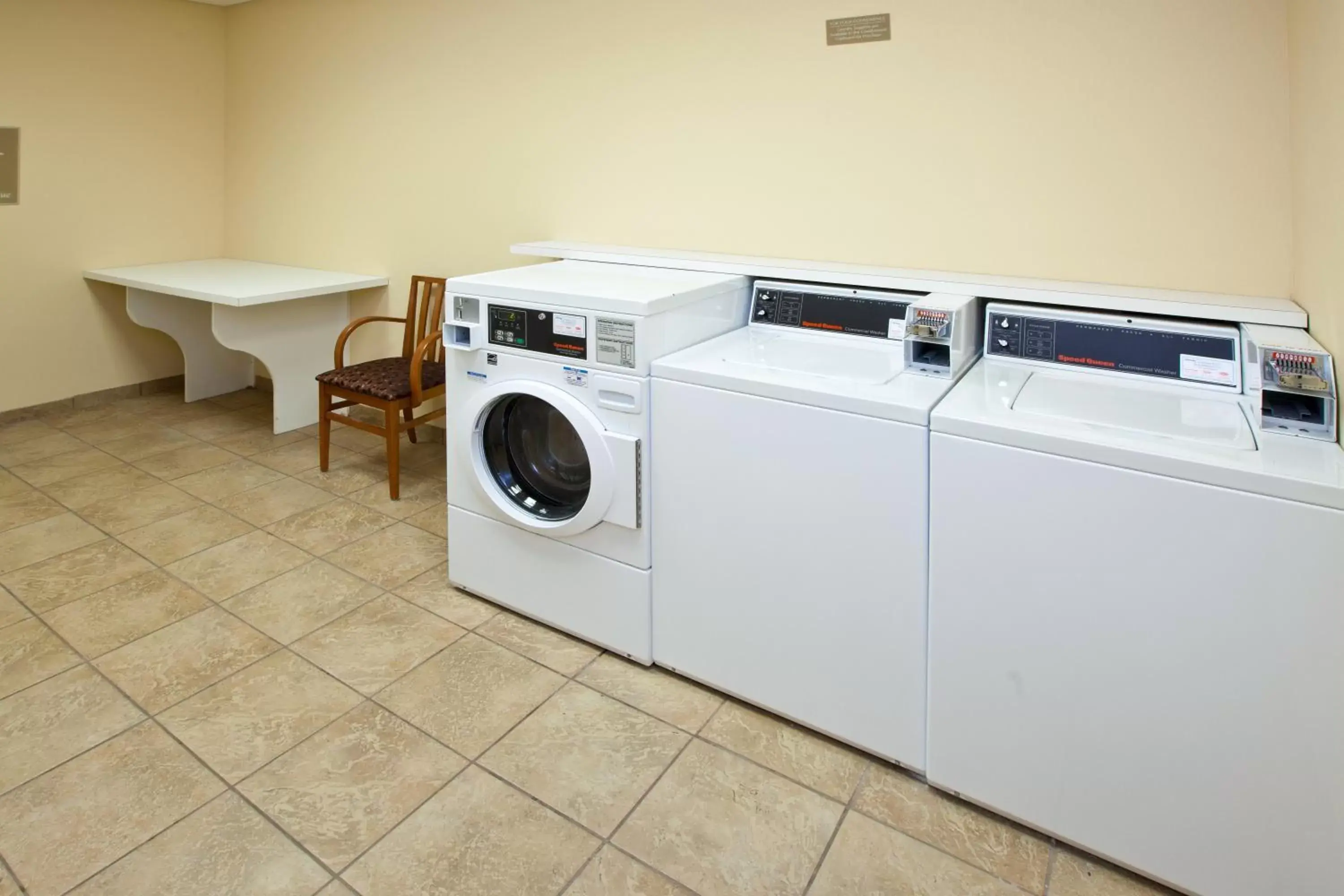 Other, Kitchen/Kitchenette in Candlewood Suites Lafayette, an IHG Hotel