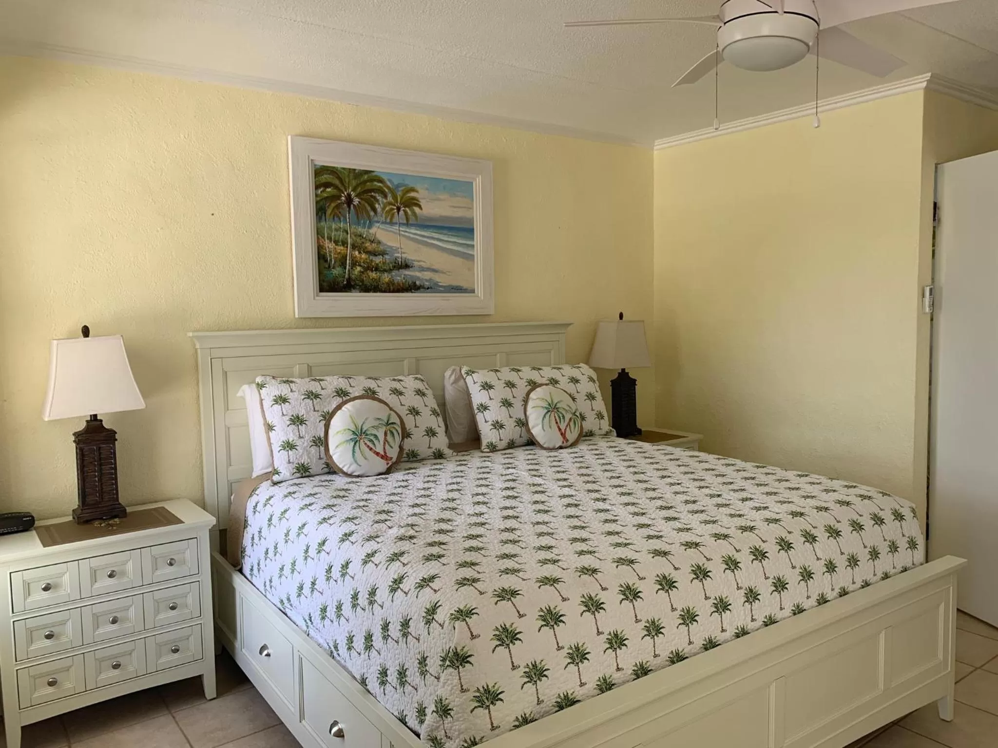 Bed in Queens Gate Resort