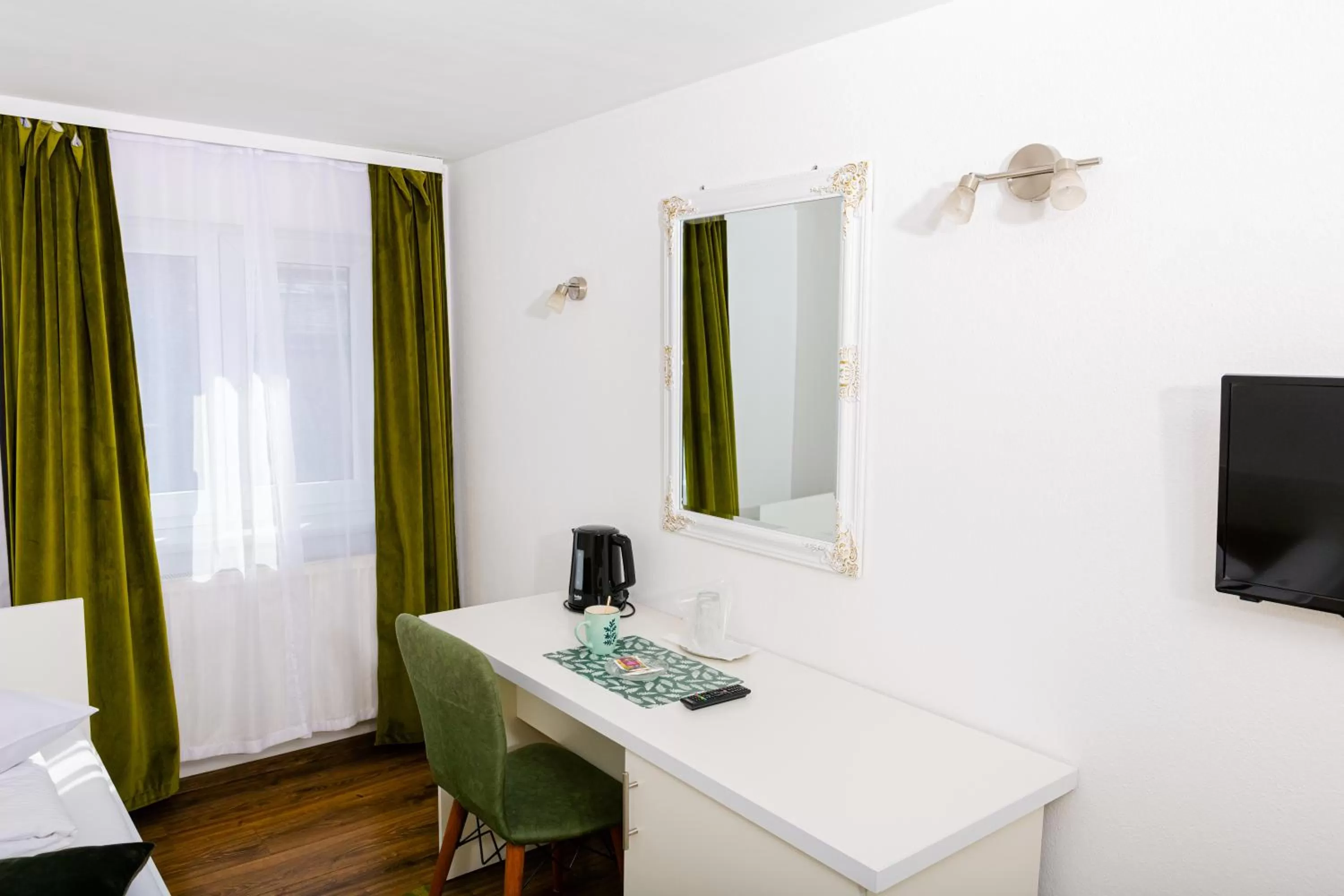 Coffee/tea facilities in Pensiunea Pictorilor