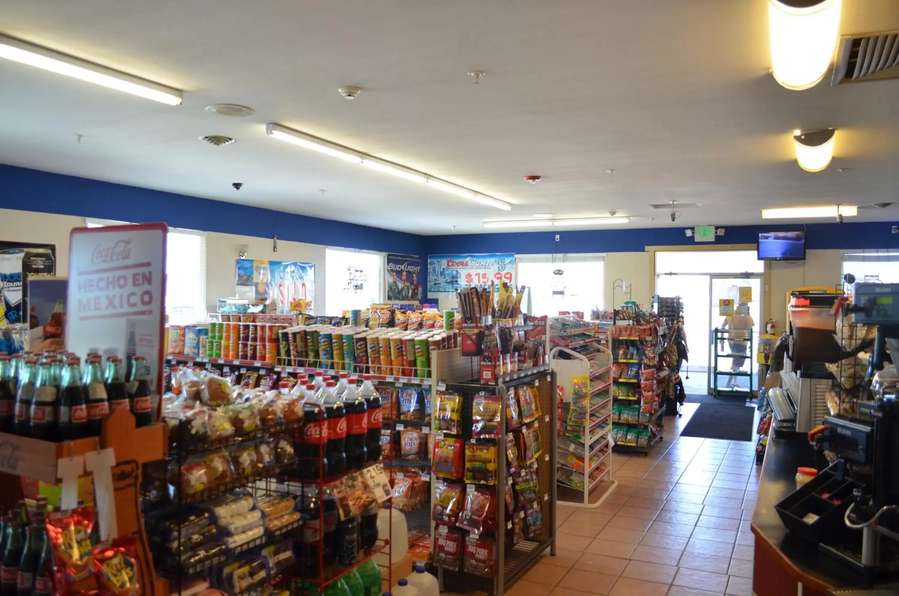 On-site shops in Knights Inn Quincy On-site shops in Knights Inn Quincy