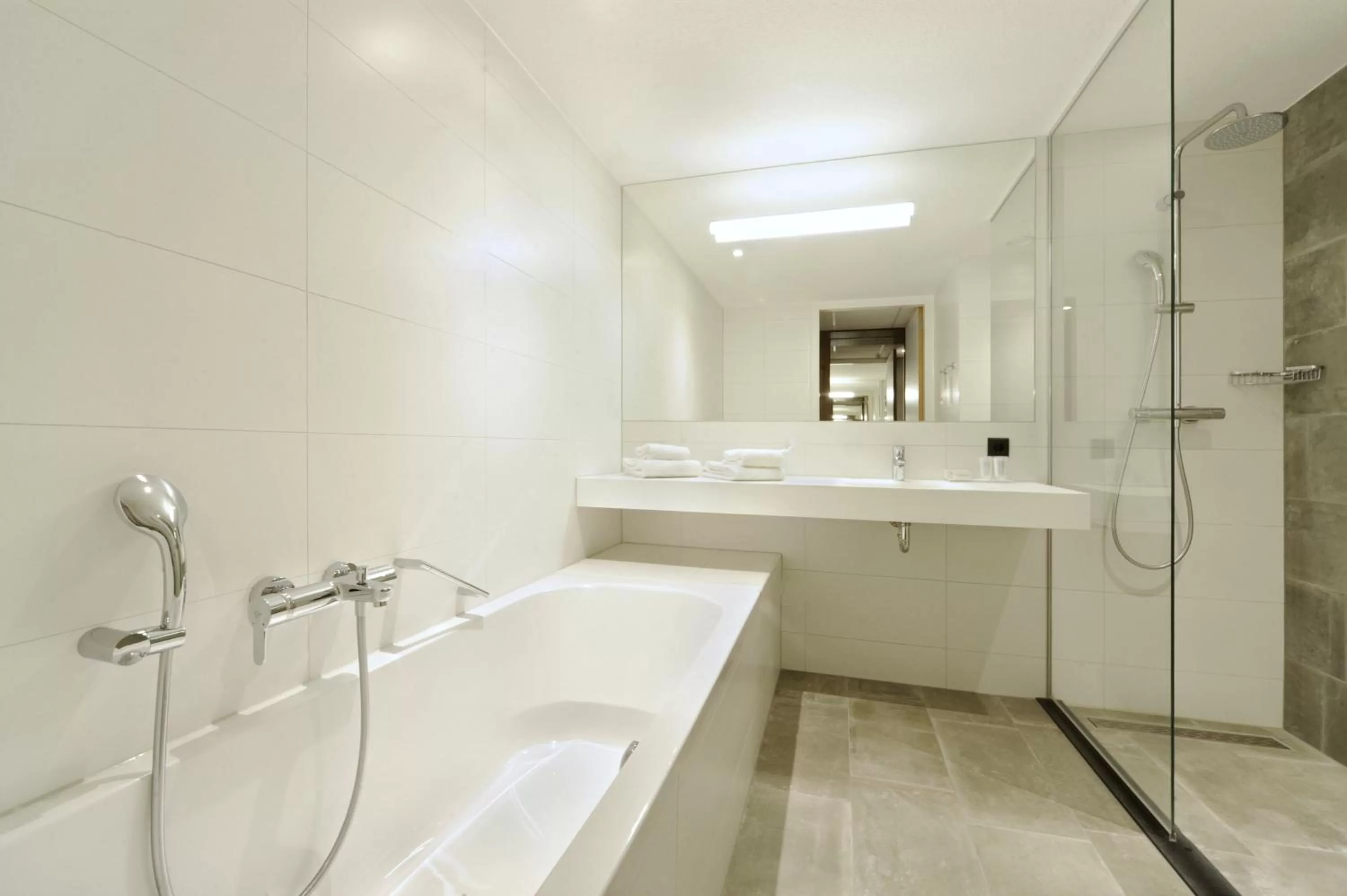 Shower in Van der Valk Hotel Nijmegen-Lent
