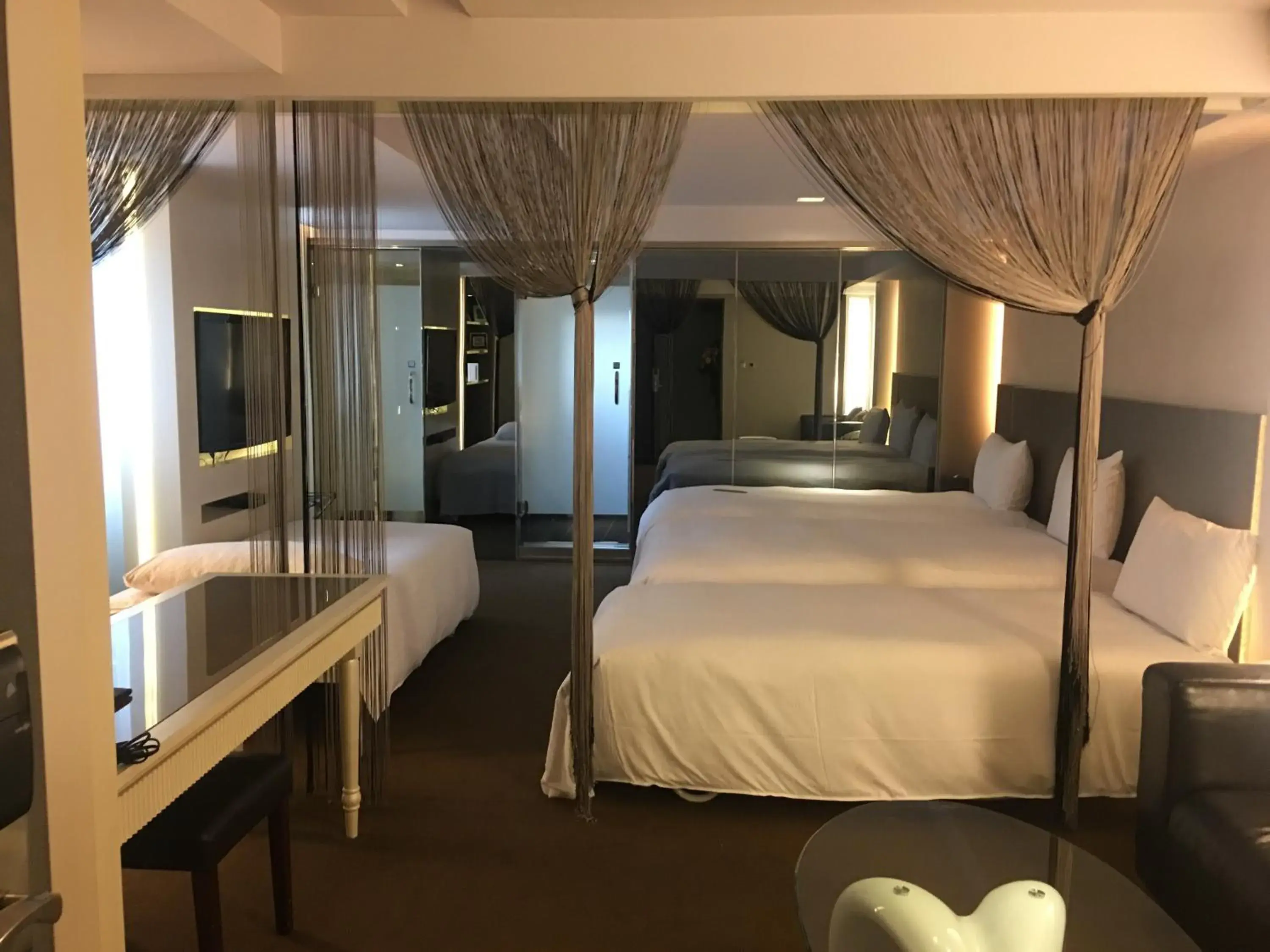 Bed in Forward Hotel Nangang
