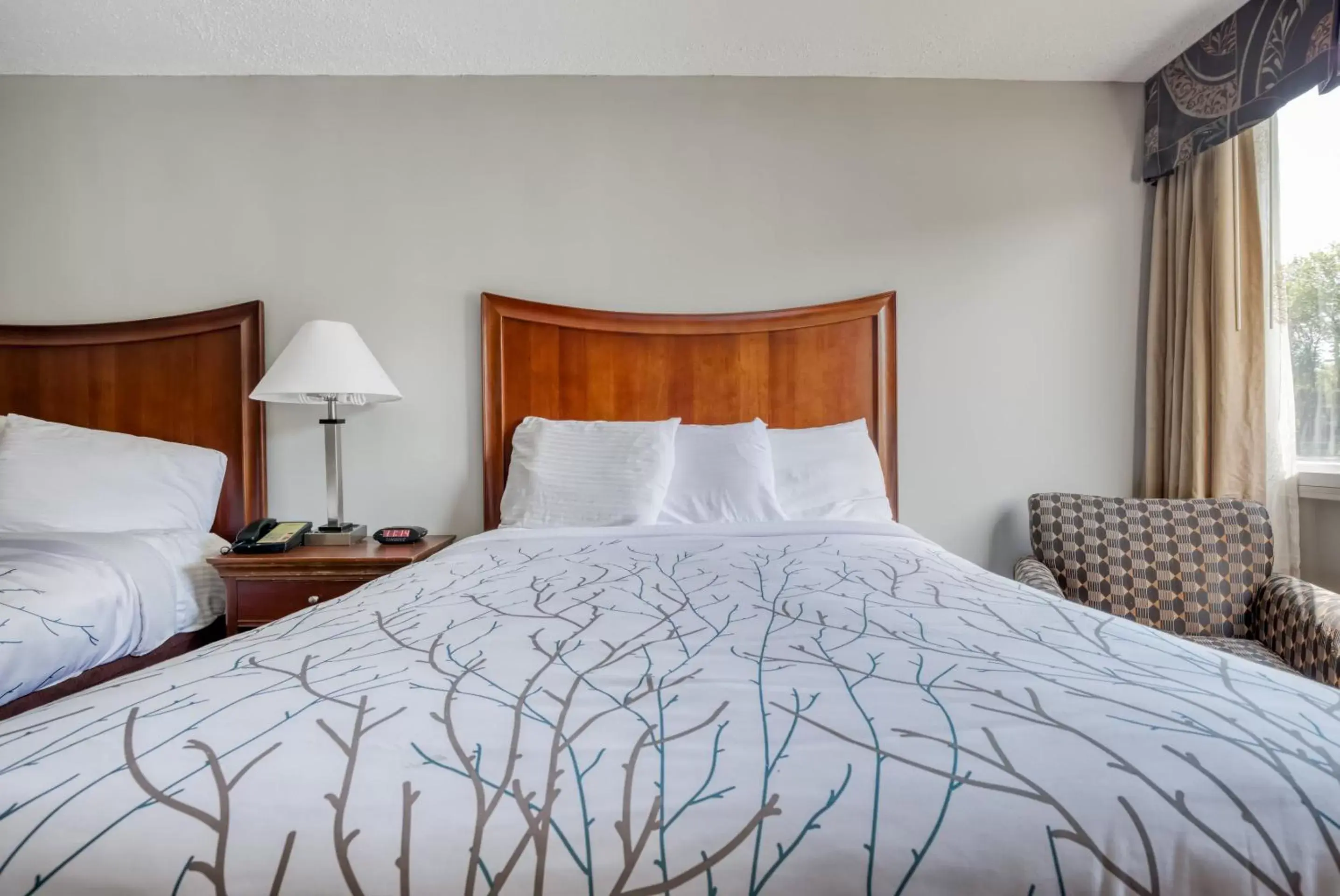 Bedroom, Bed in OYO Hotel Memphis TN I-40