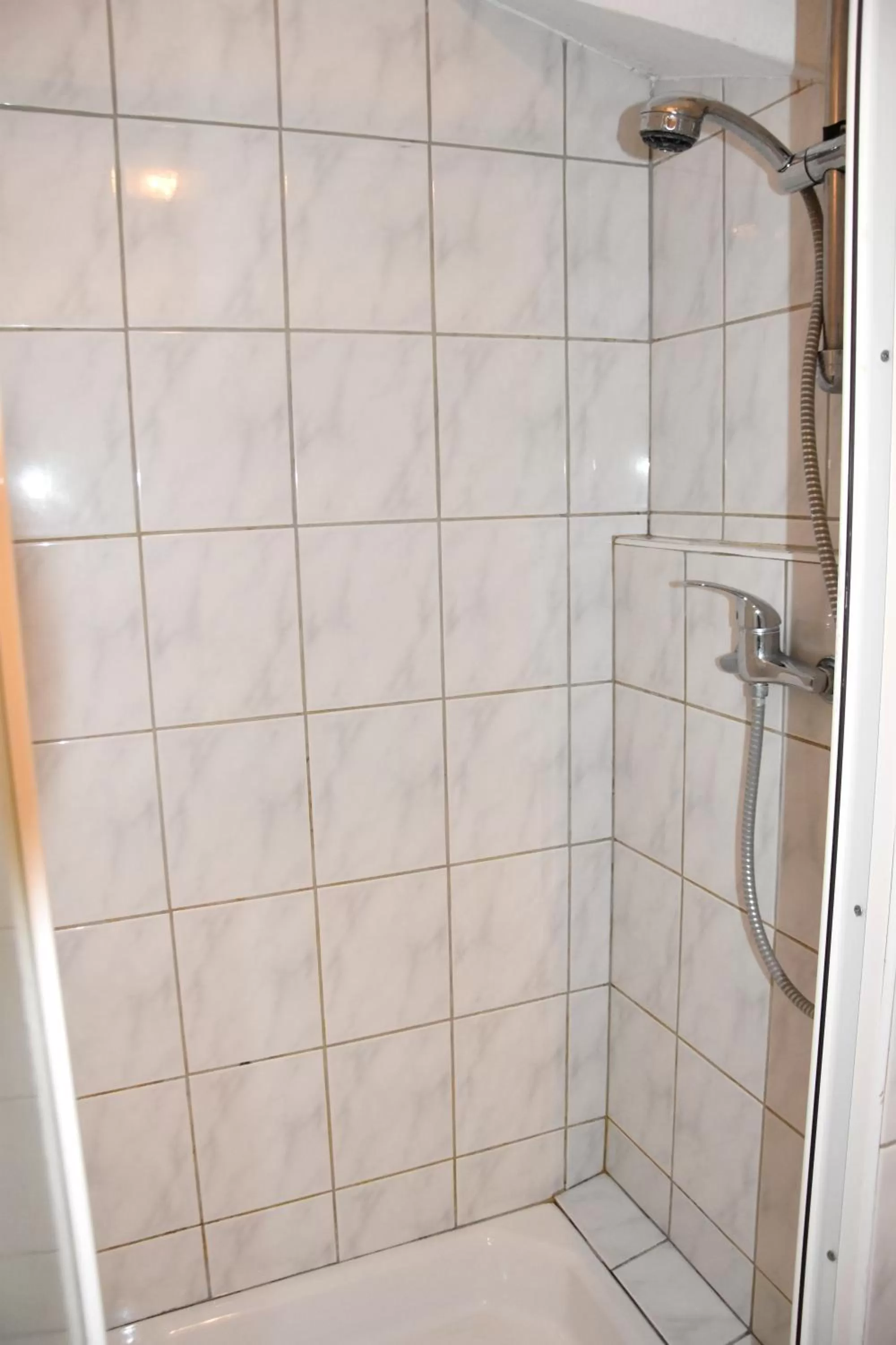 Bathroom in Hotel Gai Relais