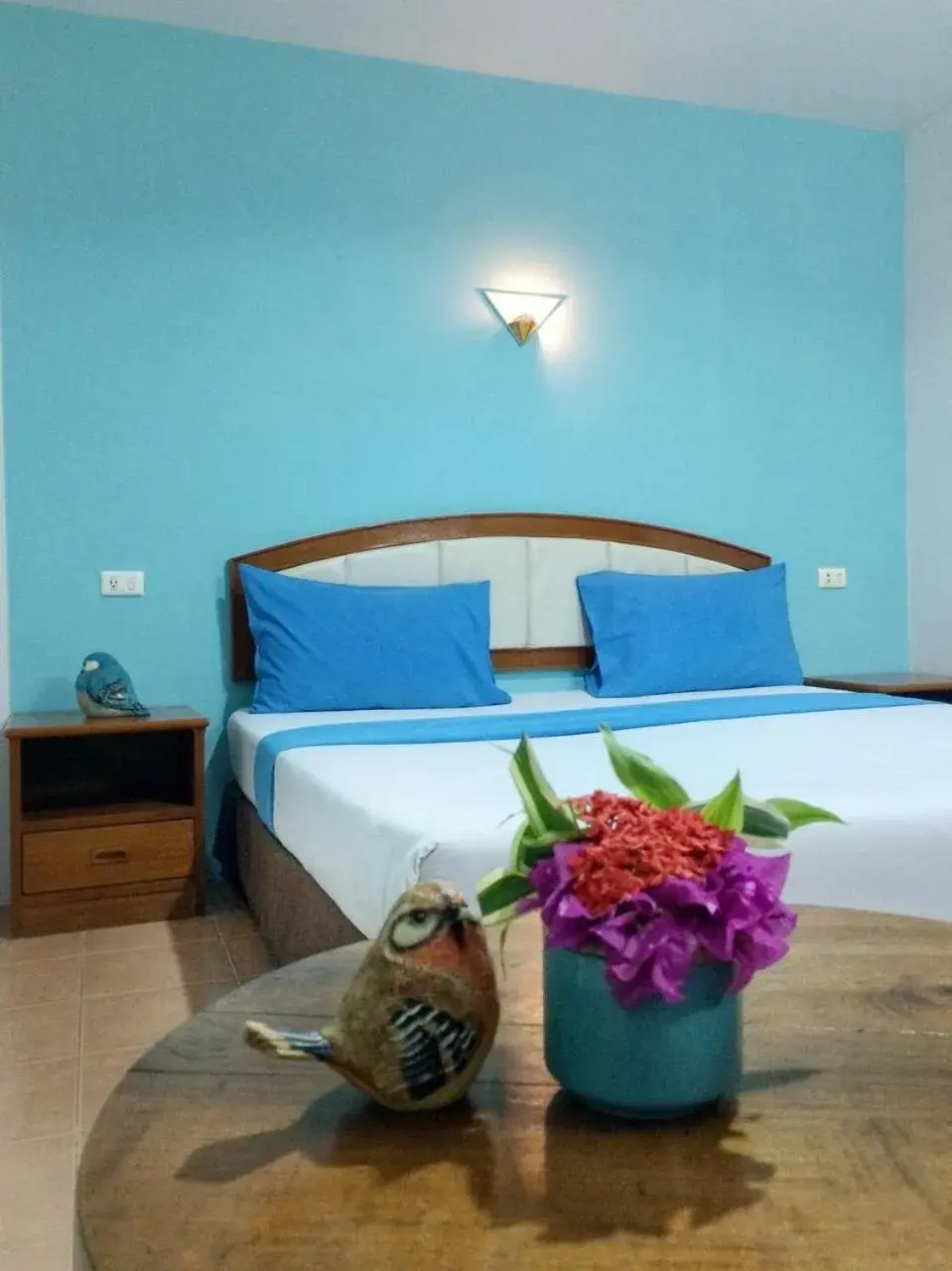 Decorative detail, Bed in J.Holiday Inn Krabi