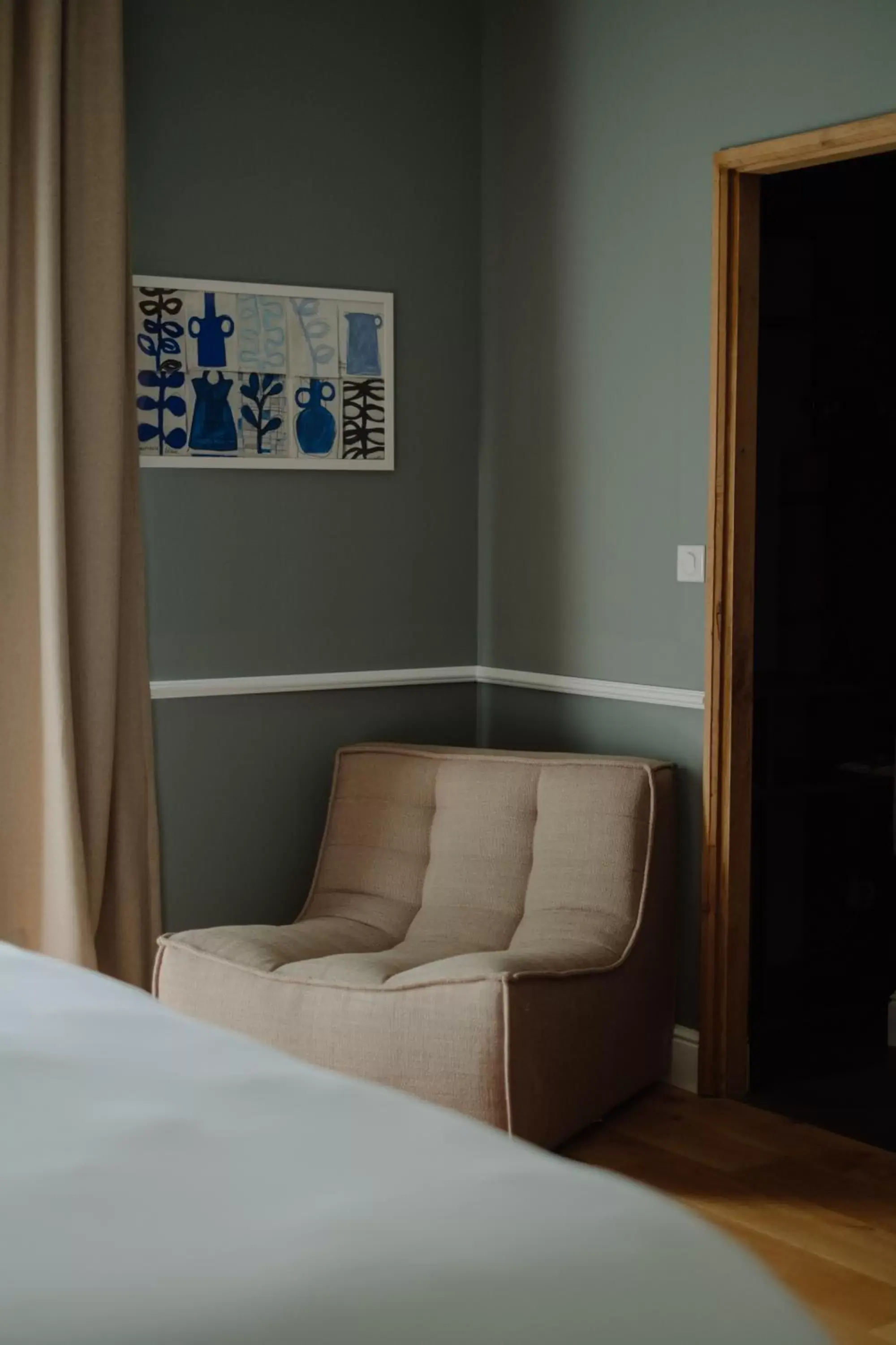 Living room, Bed in Hôtel Maison Pavlov