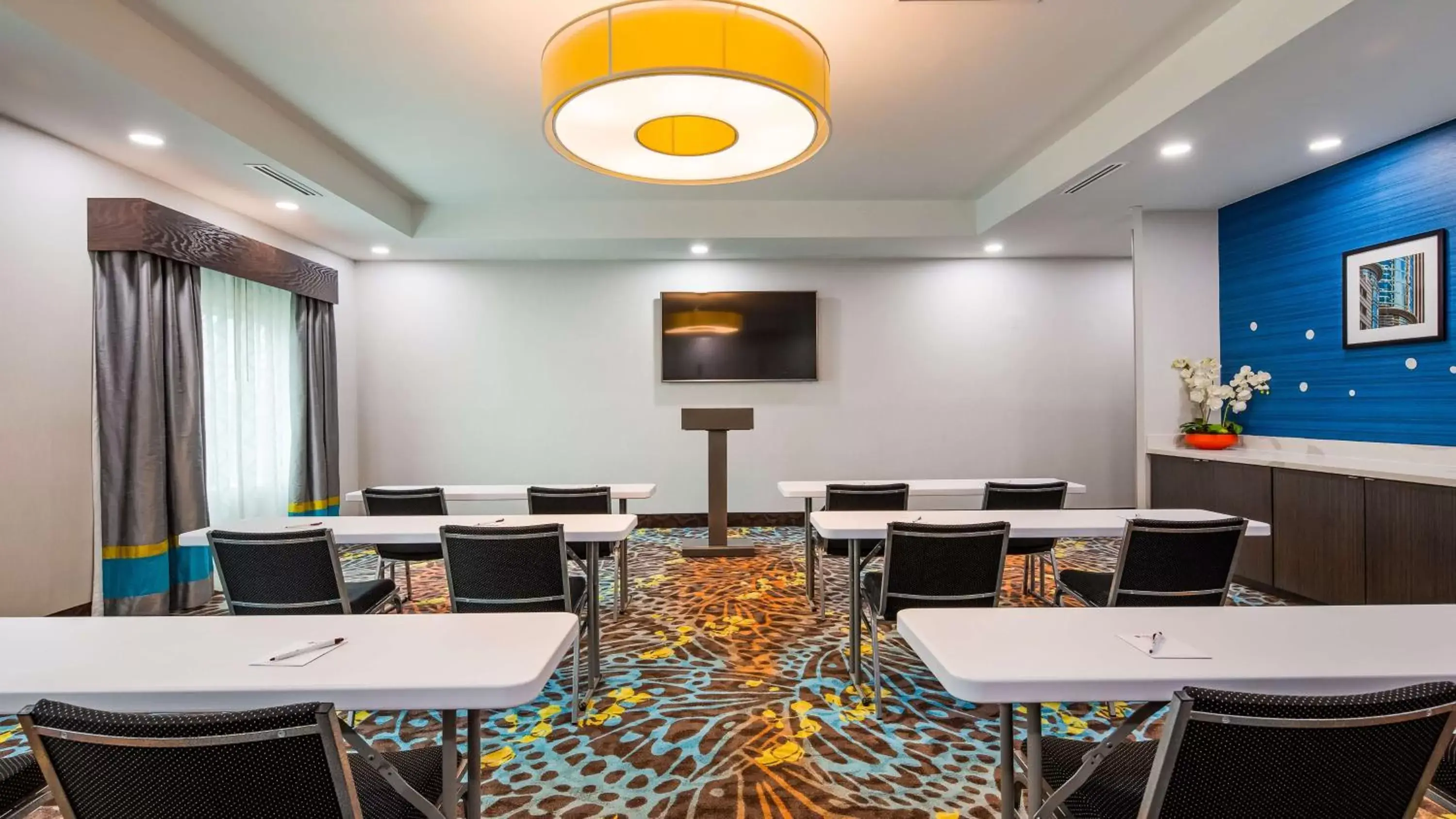 Business facilities, Business Area/Conference Room in Best Western Plus Pasadena Inn & Suites
