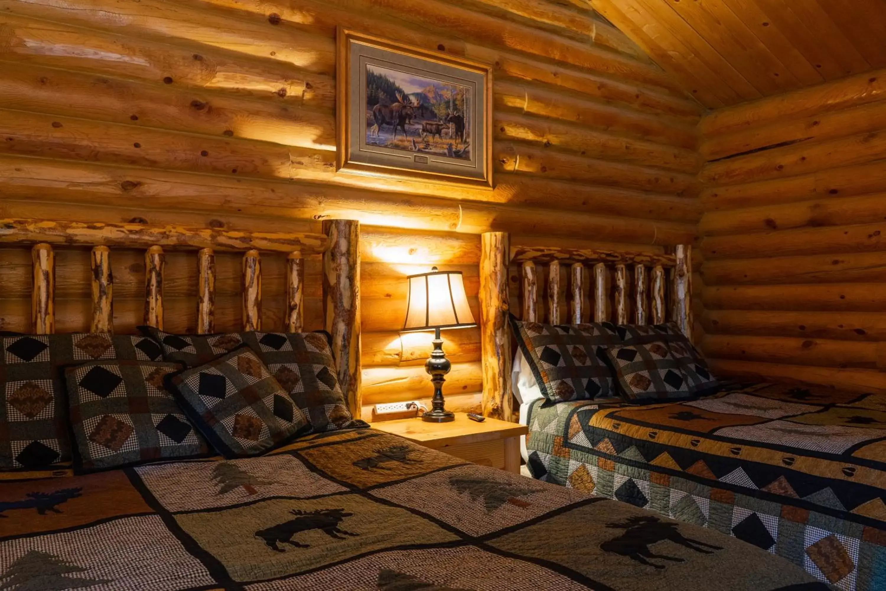 Bed in Country Cabins Inn