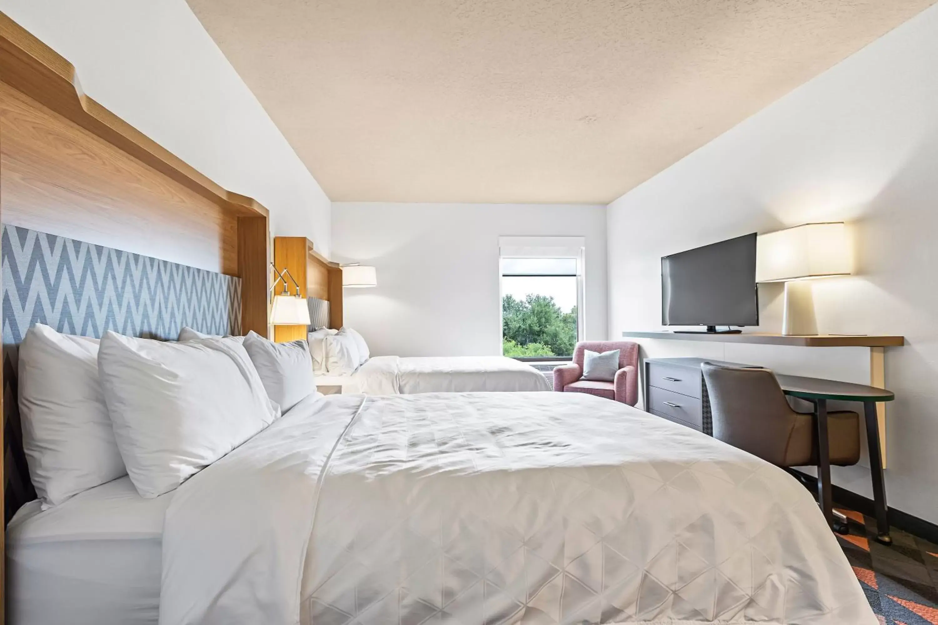 Photo of the whole room, Bed in Holiday Inn - St. Petersburg West by IHG Photo of the whole room, Bed in Holiday Inn - St. Petersburg West by IHG