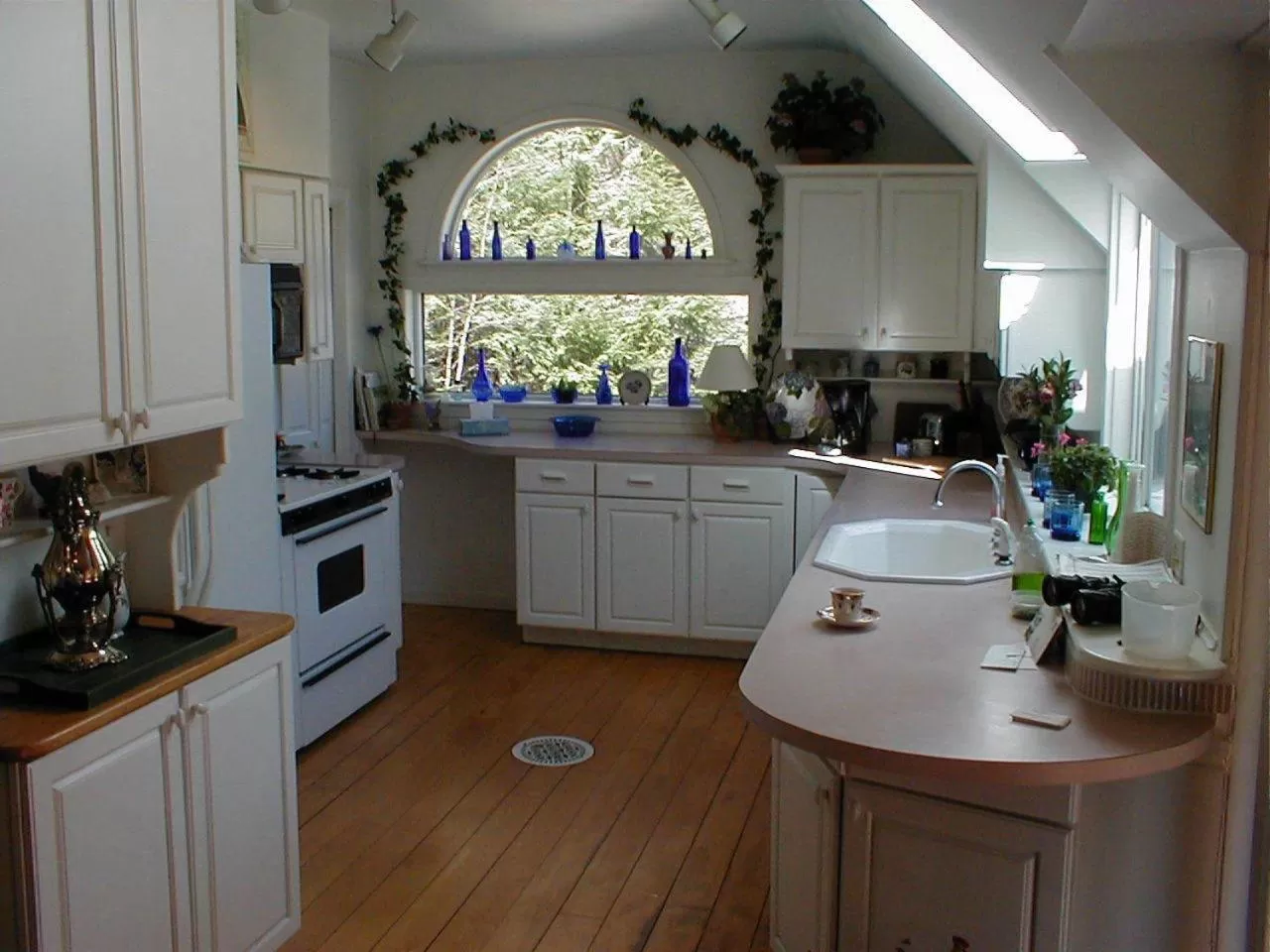Kitchen or kitchenette, Kitchen/Kitchenette in Mountain Valley Retreat