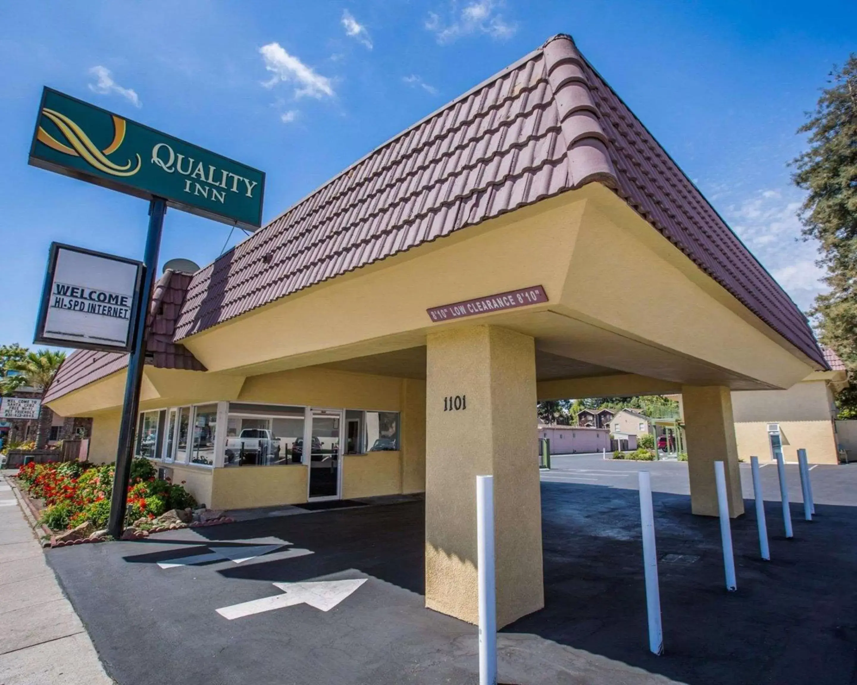 Property building in Quality Inn Santa Cruz