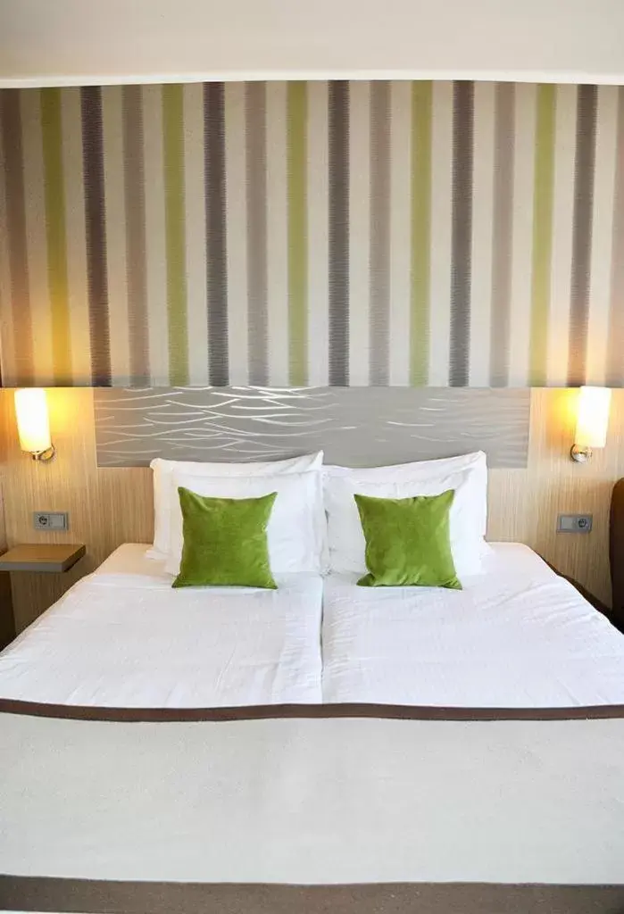 Photo of the whole room, Bed in Hotel New Orly Photo of the whole room, Bed in Hotel New Orly