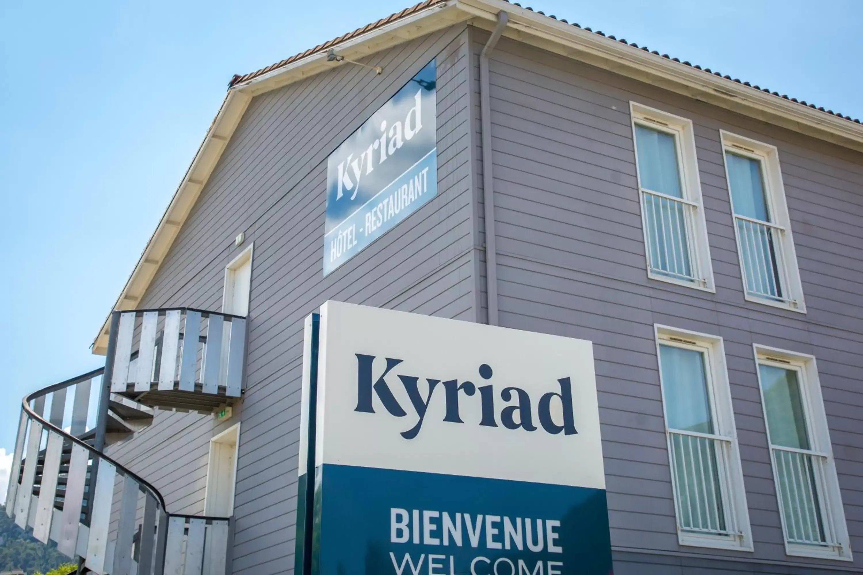 Property Building in Kyriad Marseille Gemenos