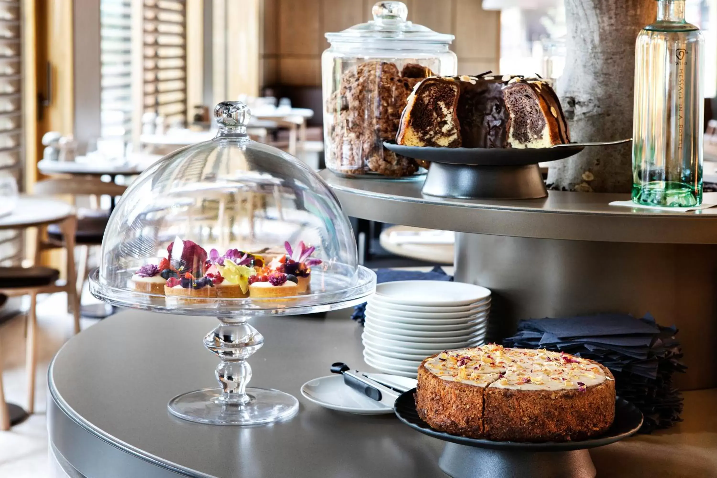 Breakfast in Pillows Grand Boutique Hotel Maurits at the Park - Small Luxury Hotels