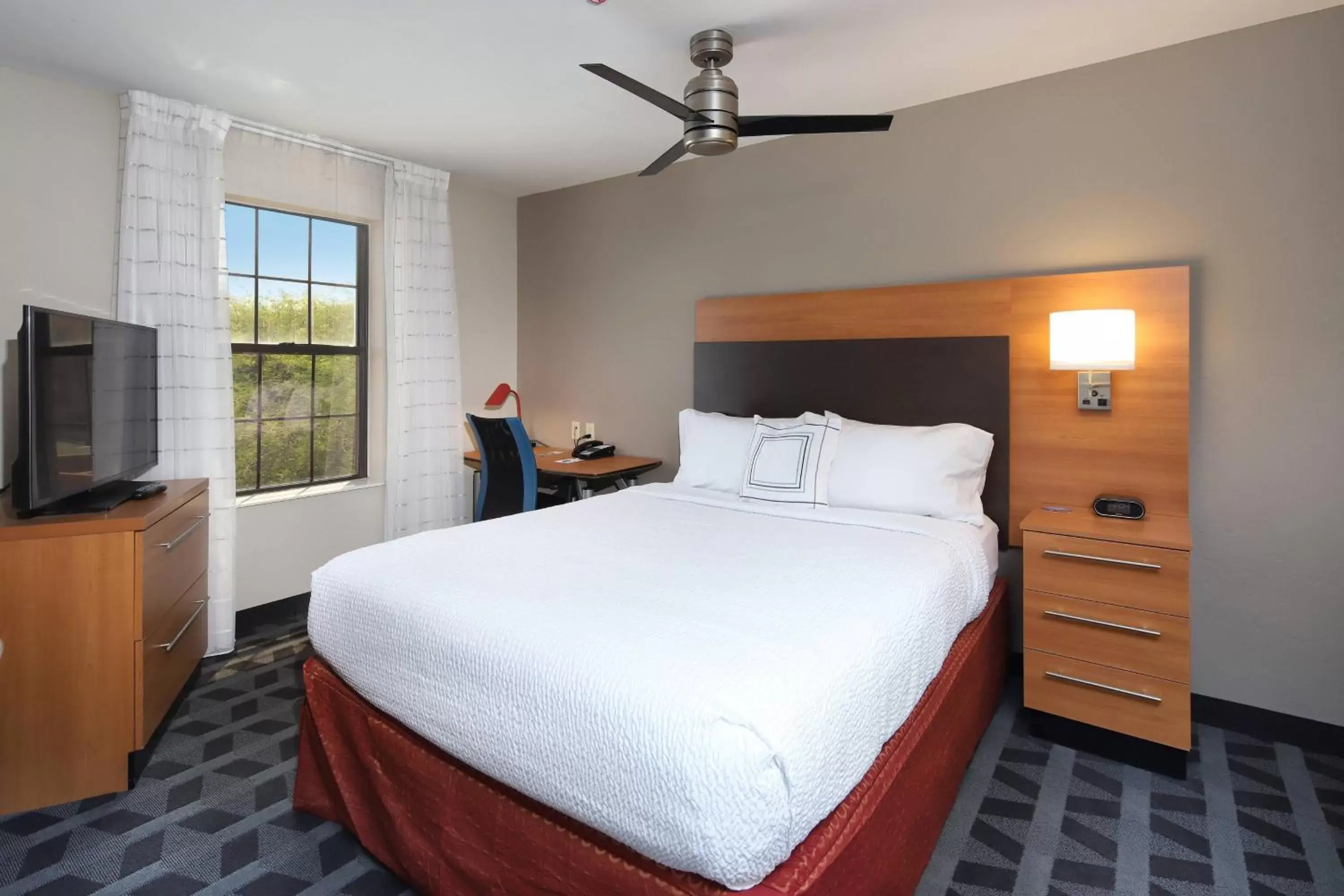 Bedroom, Bed in TownePlace Suites Tucson