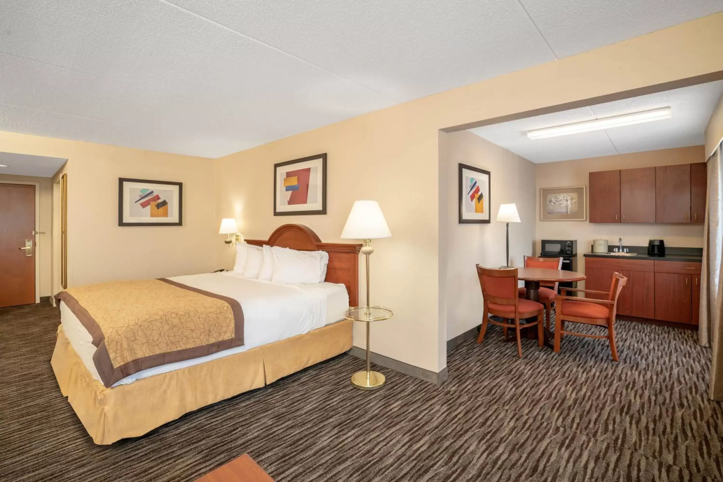 Bedroom, Bed in Wingate by Wyndham Charlotte Airport