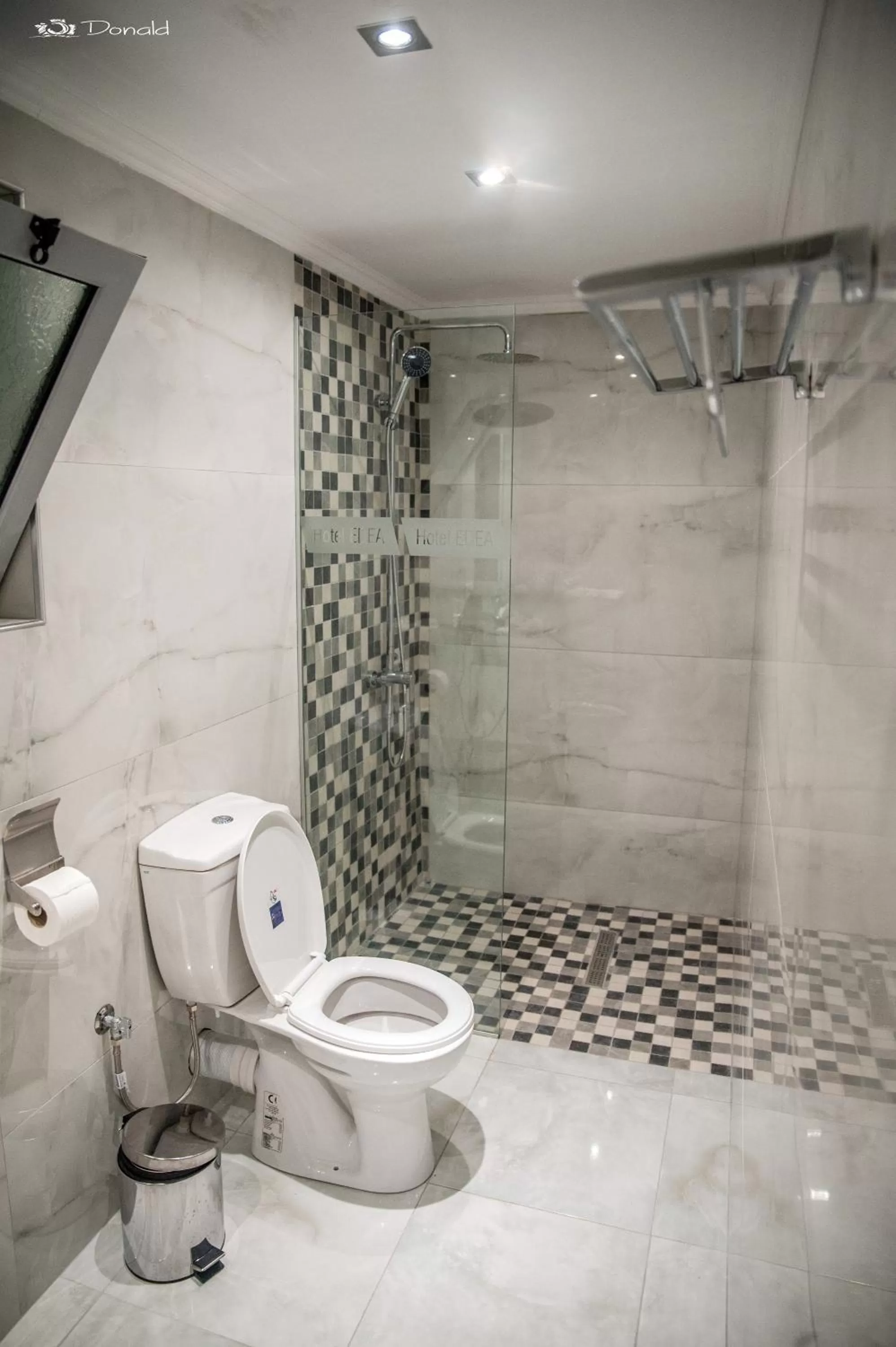 Bathroom in Hotel EDEA