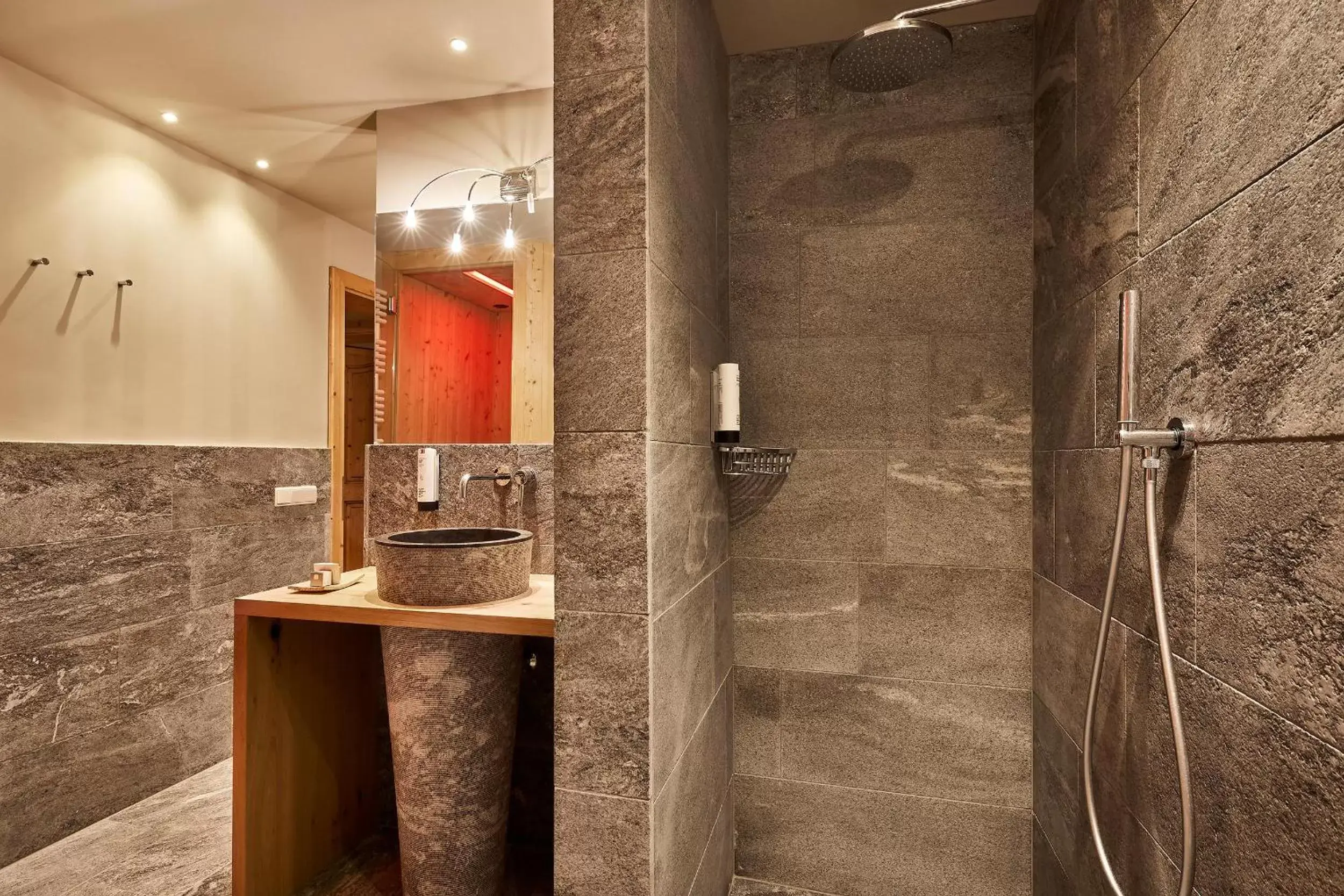 Shower, Bathroom in Hotel Marmolada