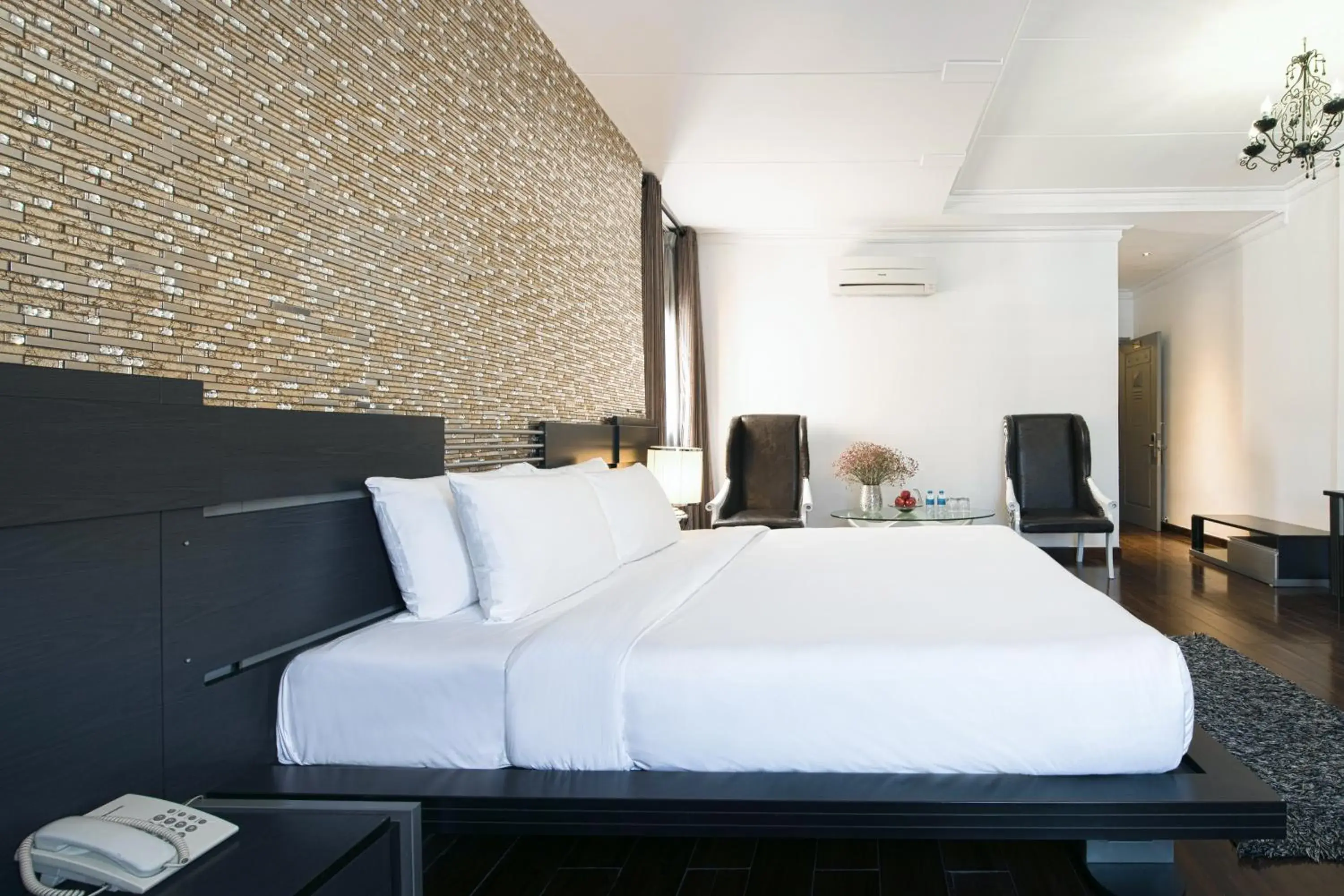 Bedroom, Bed in A&EM - The Petit Hotel