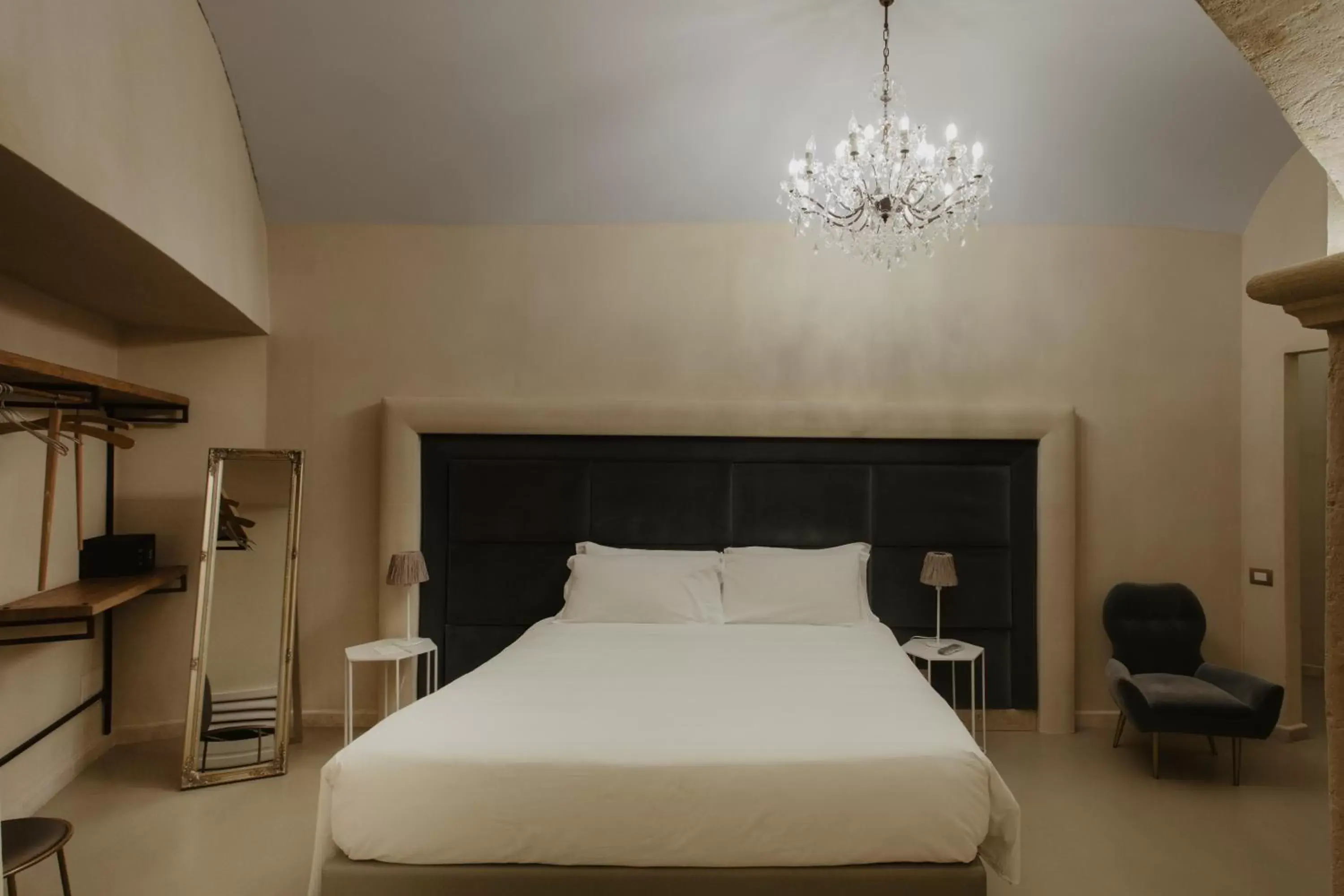 Bed in Palazzo Del Duca Luxury Hotel & Restaurant