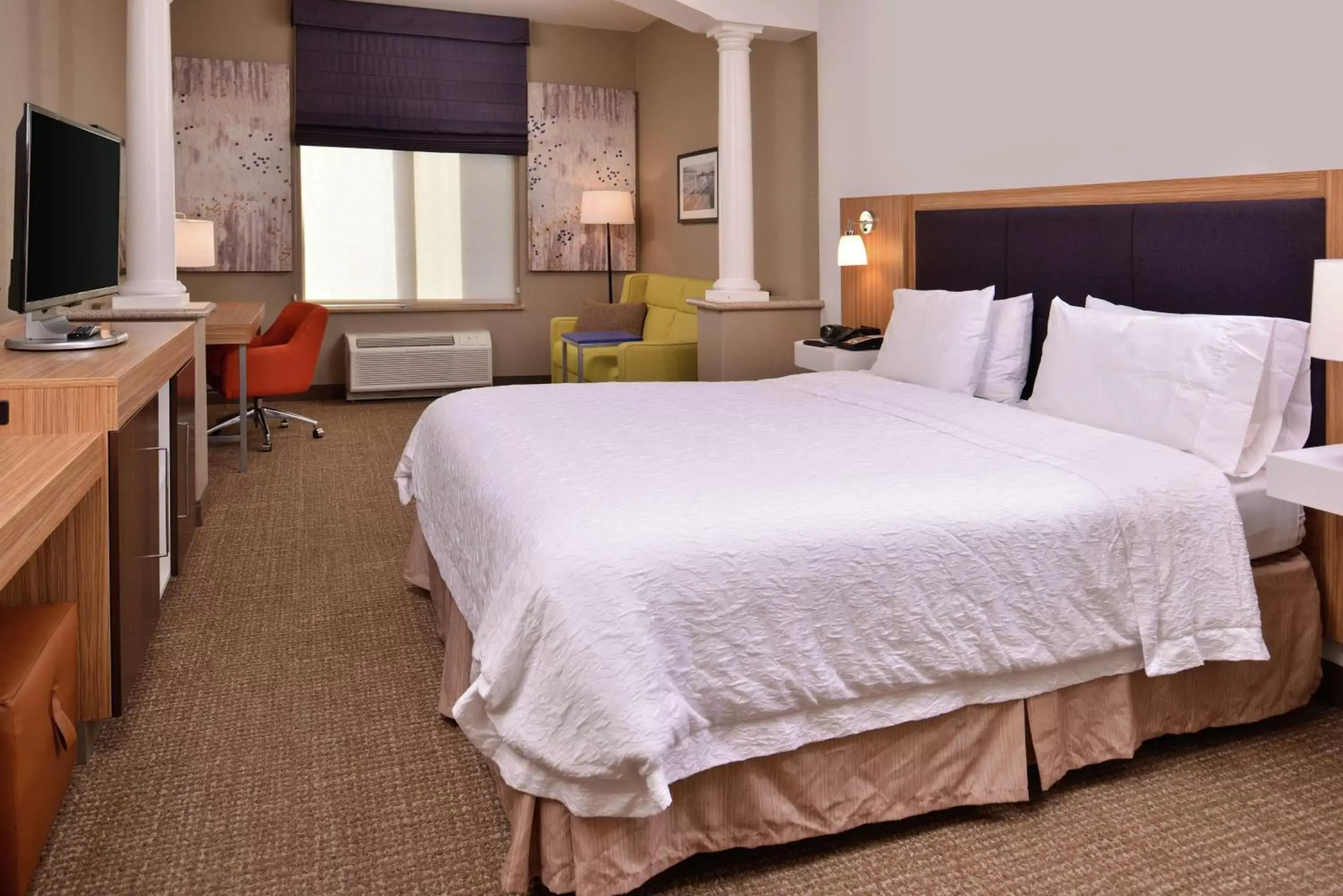 Bedroom, Bed in Hampton Inn & Suites Woodland-Sacramento Area