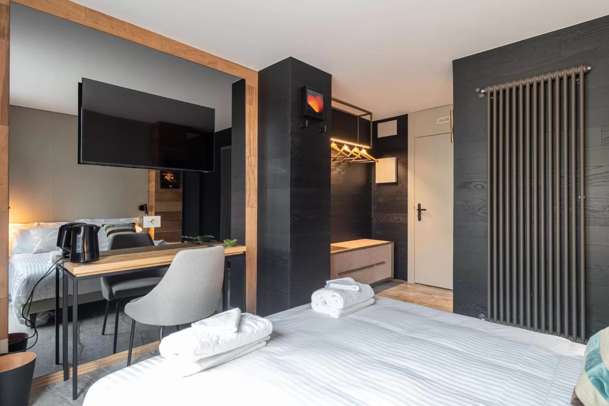 TV and multimedia, Bed in Locanda Milia Etna