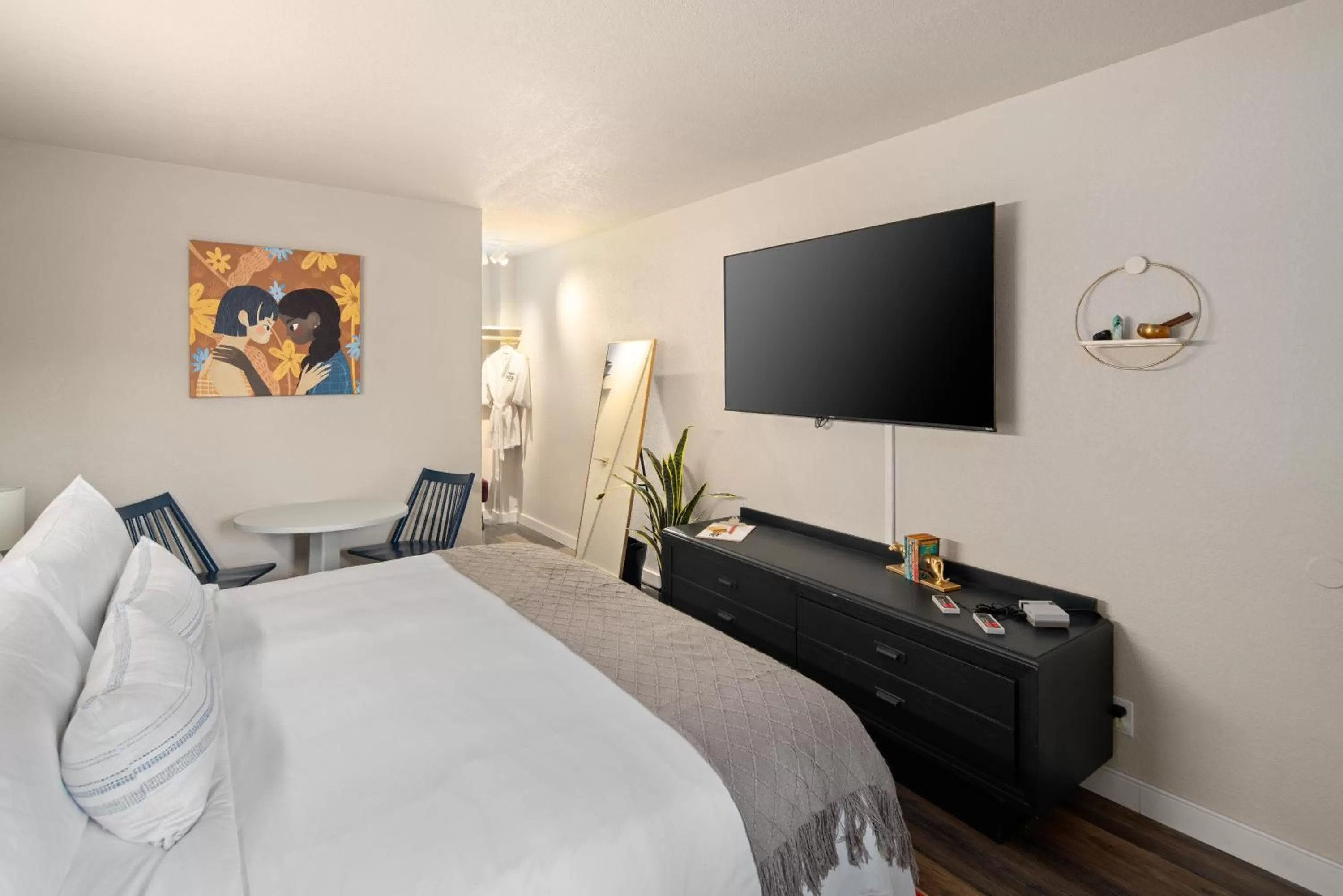 Bed in Hotel McCoy Pullman